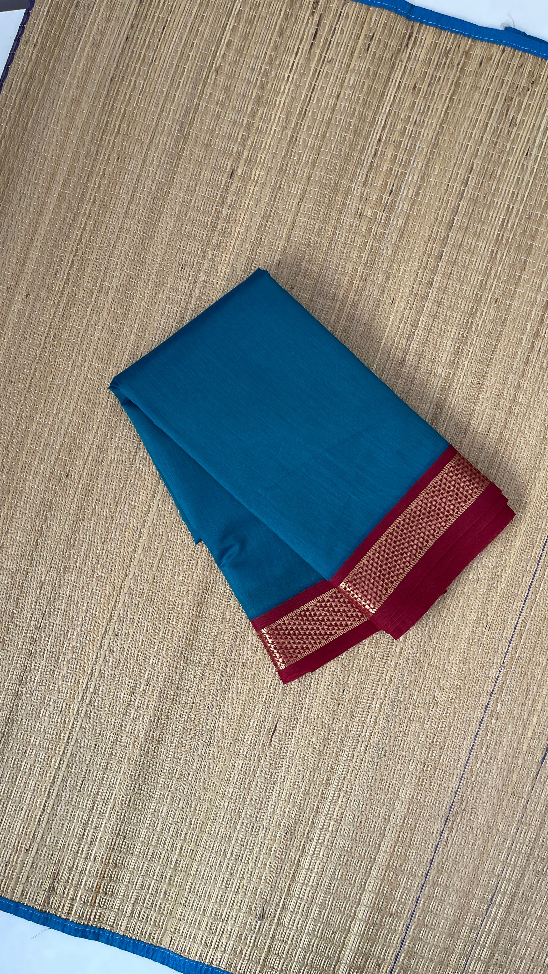 Sapphire Green Budget Semi Silk Cotton Saree With Plain Pattern