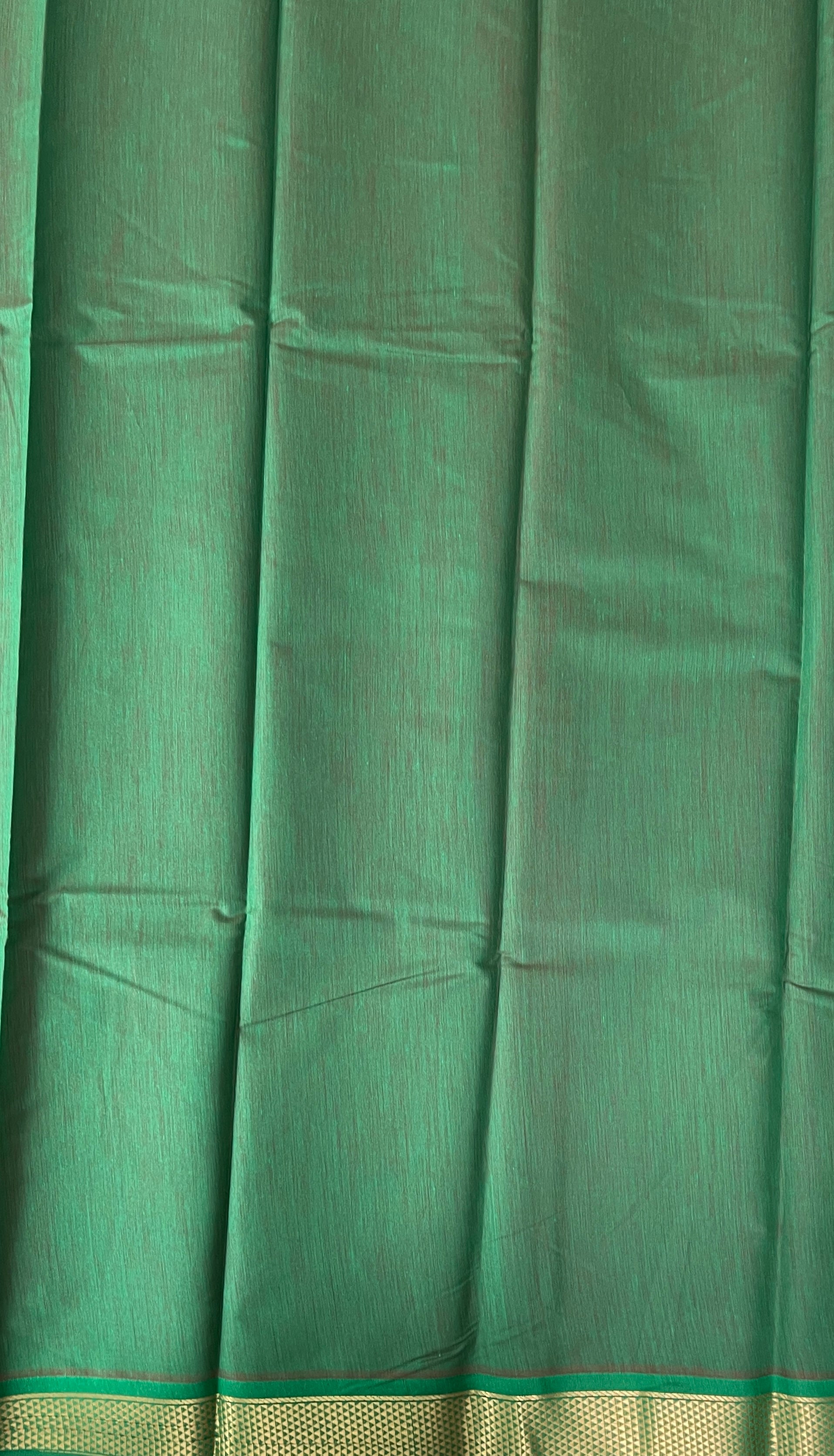 Pinkish Maroon Budget Semi Silk Cotton Saree With Plain Pattern