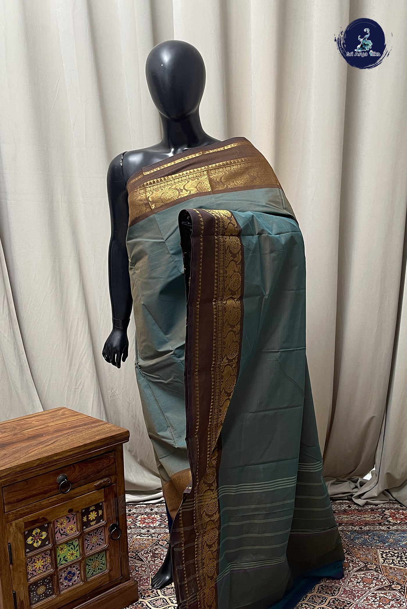 Dual Tone Green Chettinad Cotton Saree With Plain Pattern