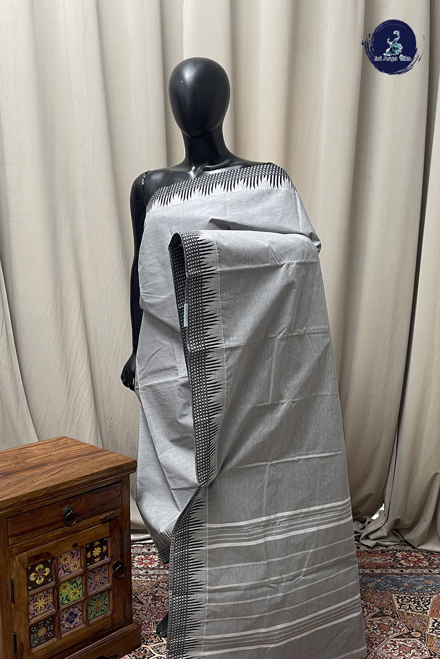 Silver Grey Chettinad Cotton Saree With Plain Pattern