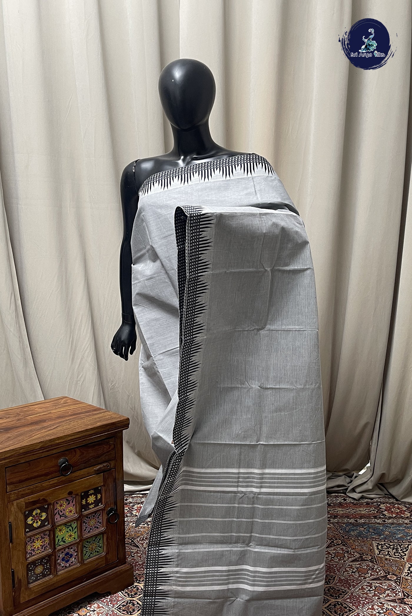 Silver Grey Chettinad Cotton Saree With Plain Pattern