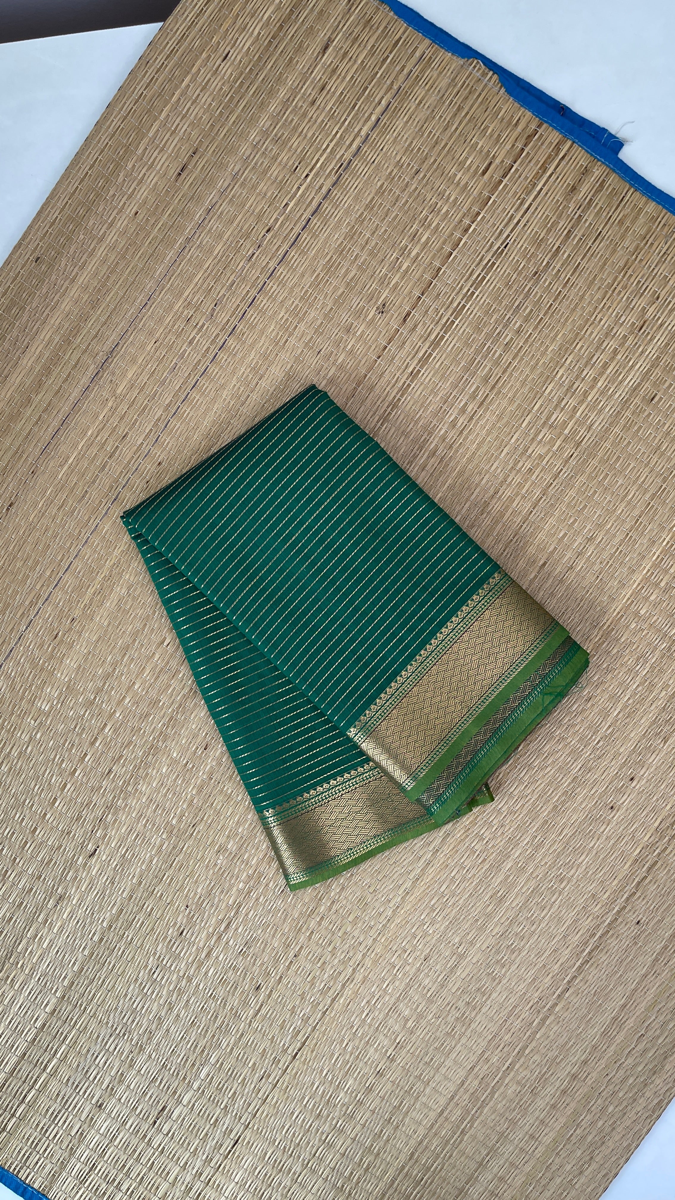 Dark Green Budget Semi Silk Cotton Saree With Vaira Oosi Pattern