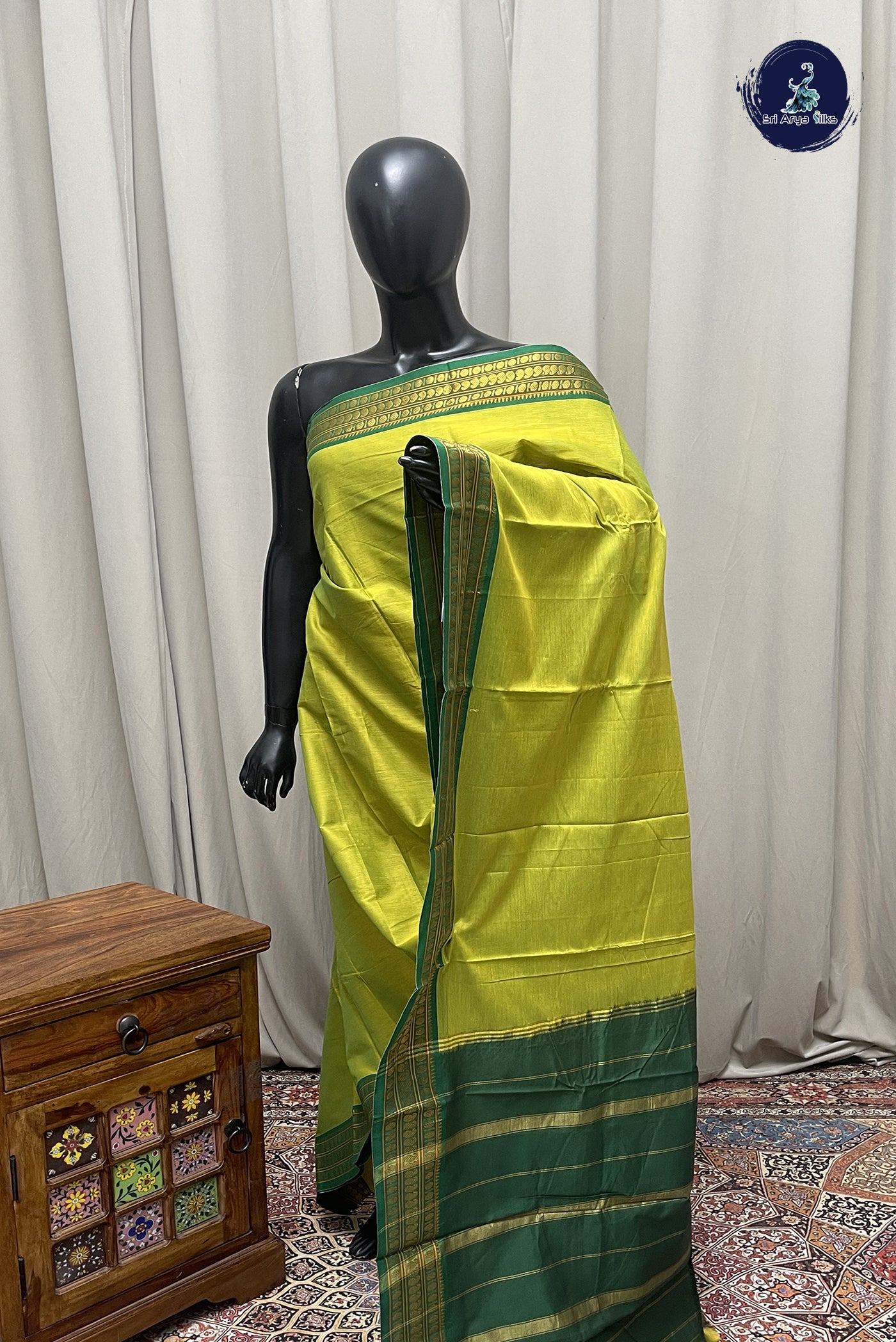 Yellowish Green Budget Semi Silk Cotton Saree With Plain Pattern