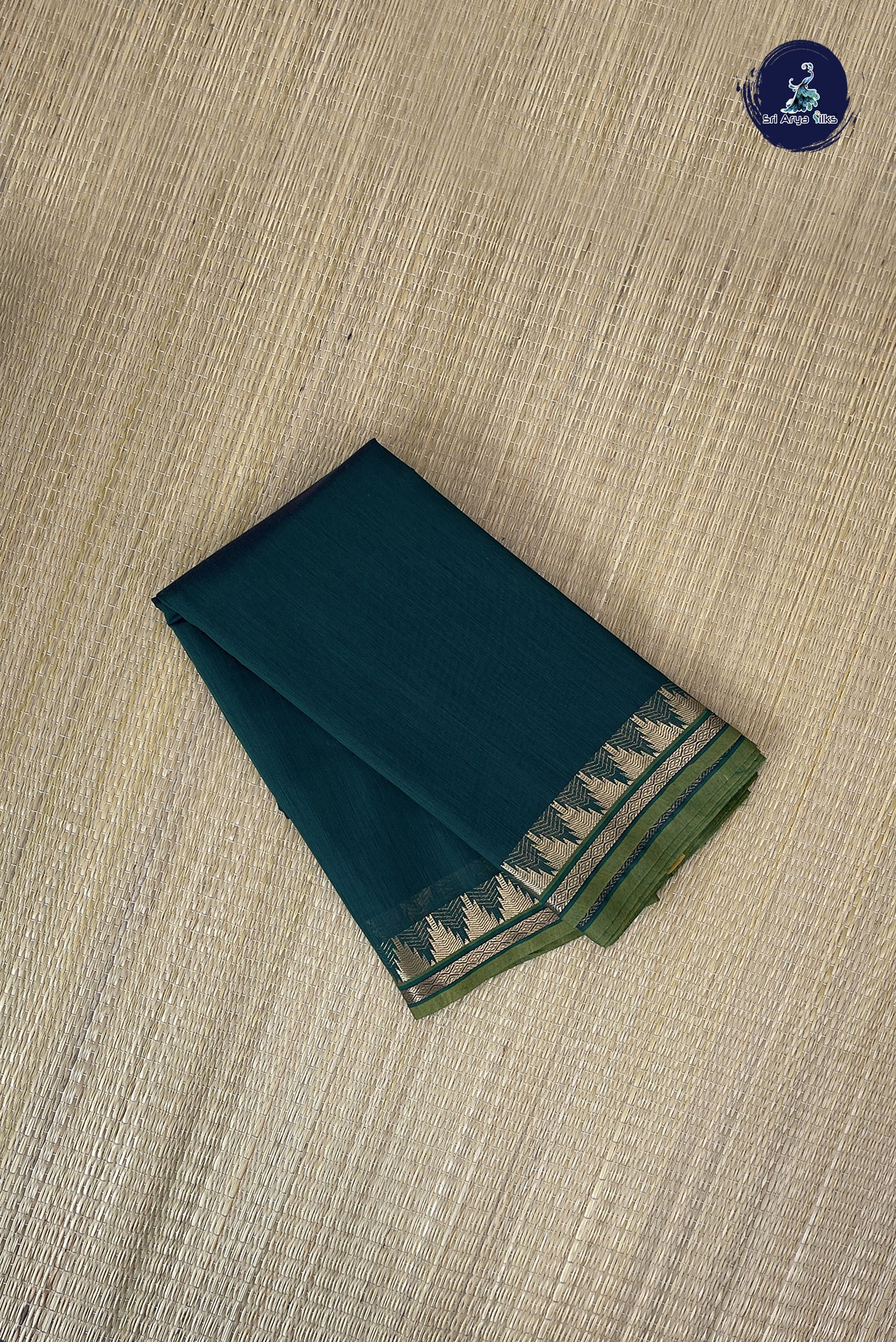 Bottle Green Budget Semi Silk Cotton Saree With Plain Pattern