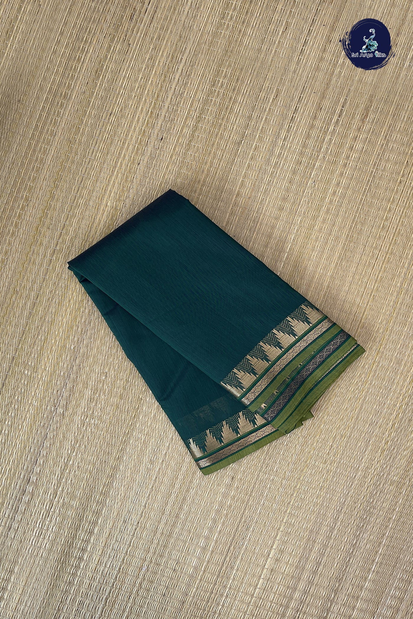 Bottle Green Budget Semi Silk Cotton Saree With Plain Pattern