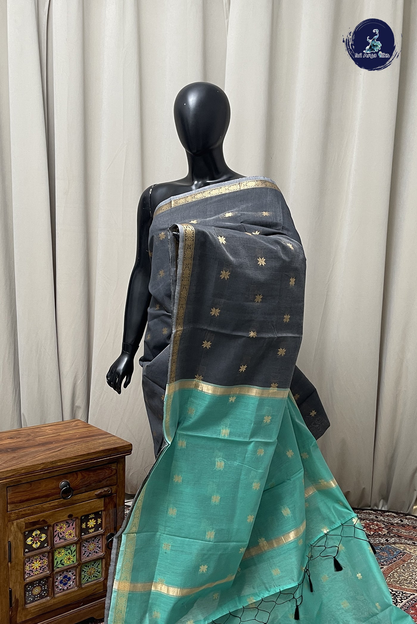 Elephant Grey Maheshwari Silk Saree With Zari Buttas Pattern