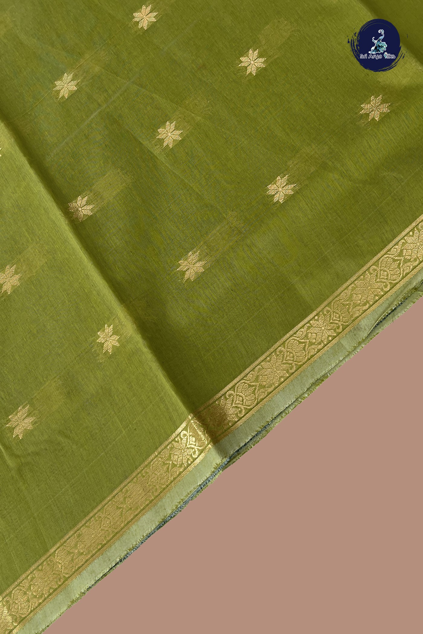 Light Green Maheshwari Silk Saree With Zari Buttas Pattern