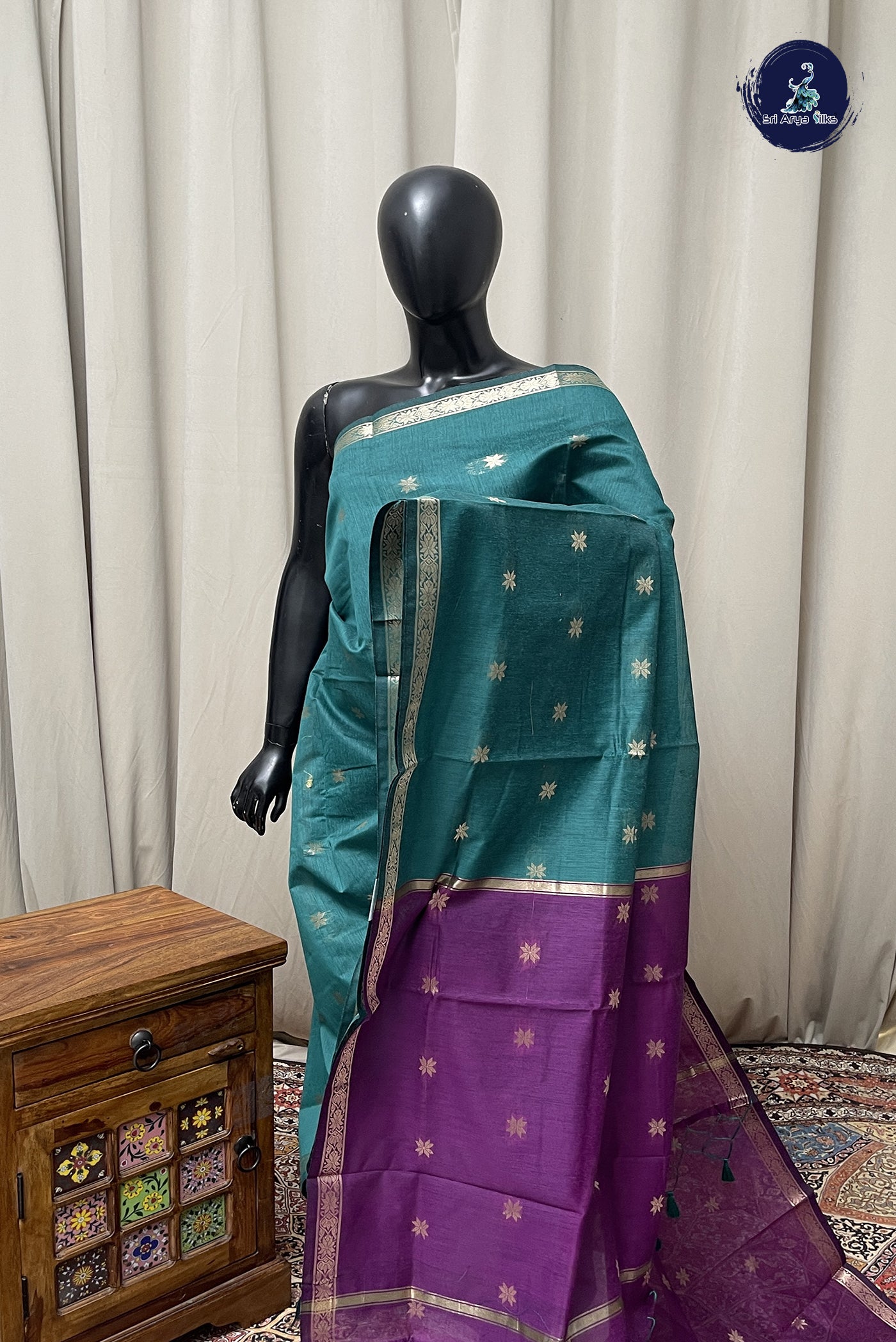 Green Maheshwari Silk Saree With Zari Buttas Pattern
