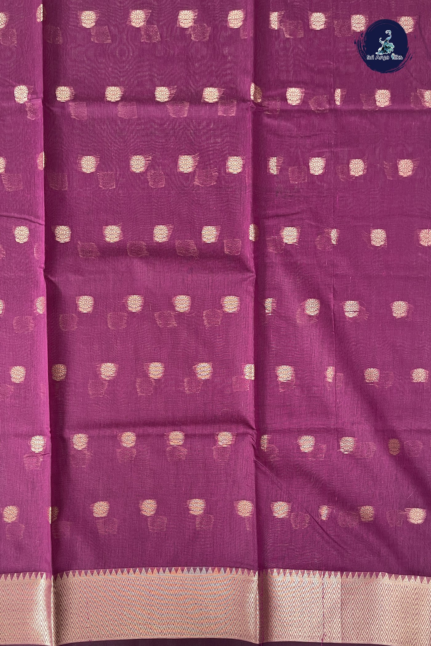Magenta Purple Maheshwari Silk Saree With Zari Buttas Pattern