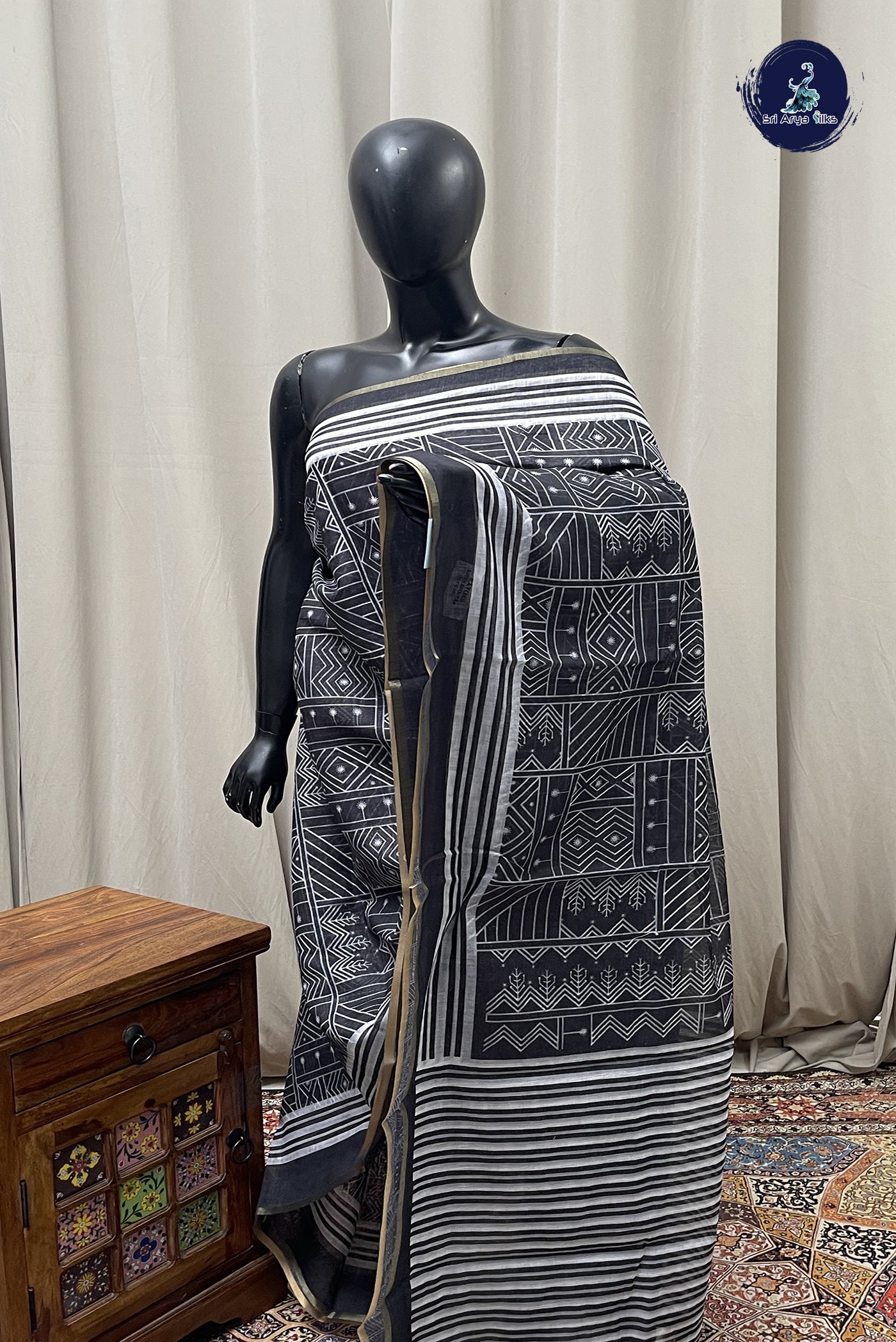 Black Linen Saree With Printed Pattern