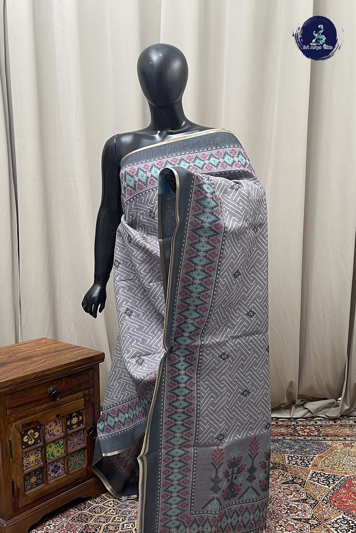Grey Linen Saree With Printed Pattern
