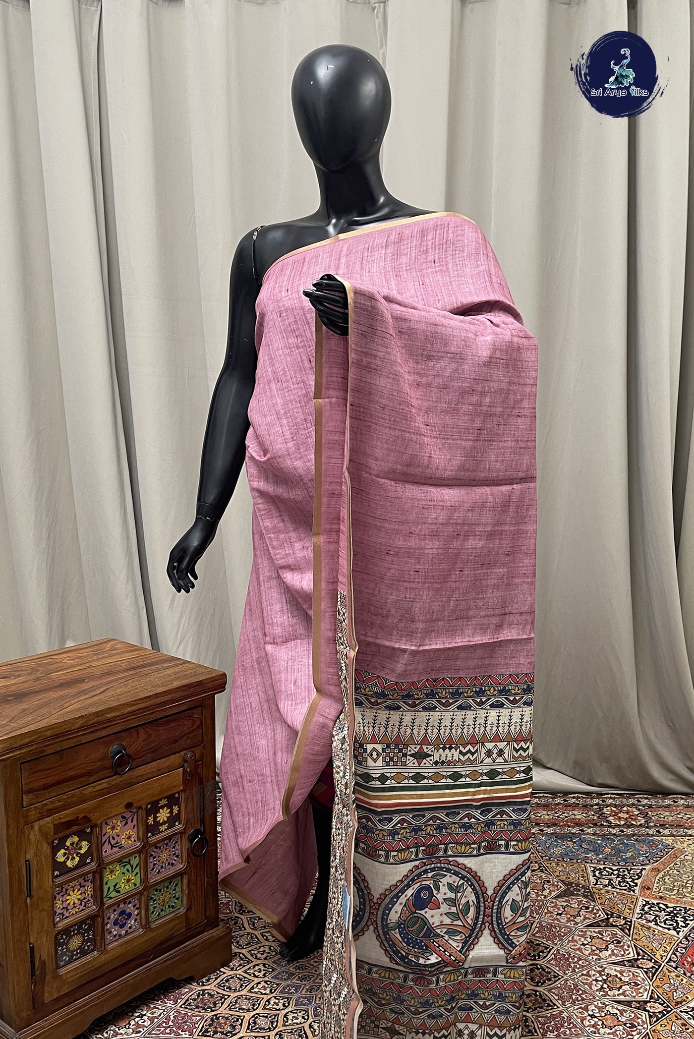 Pink Linen Saree With Plain Pattern