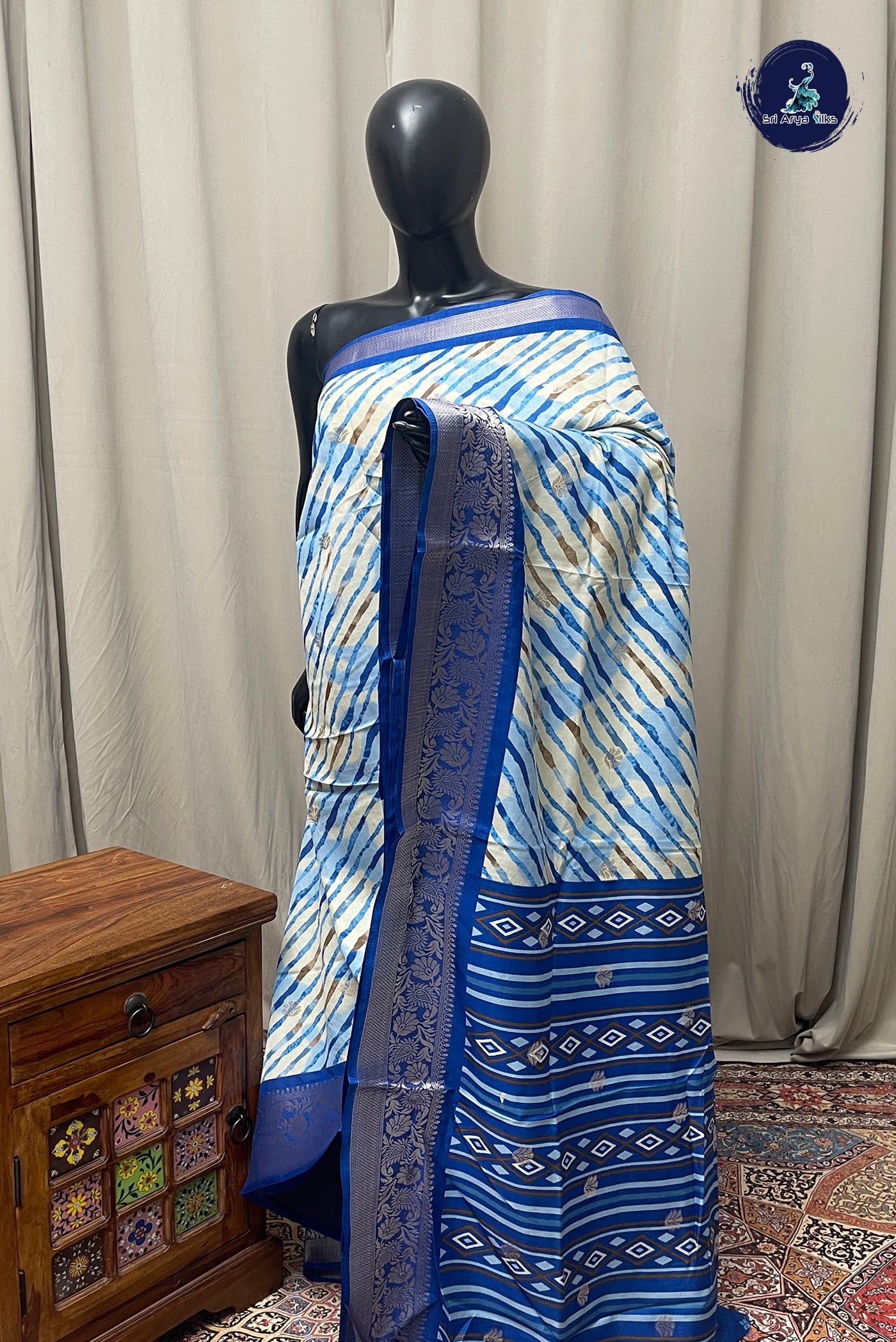 Off White Semi Crepe Silk Saree With Printed Pattern