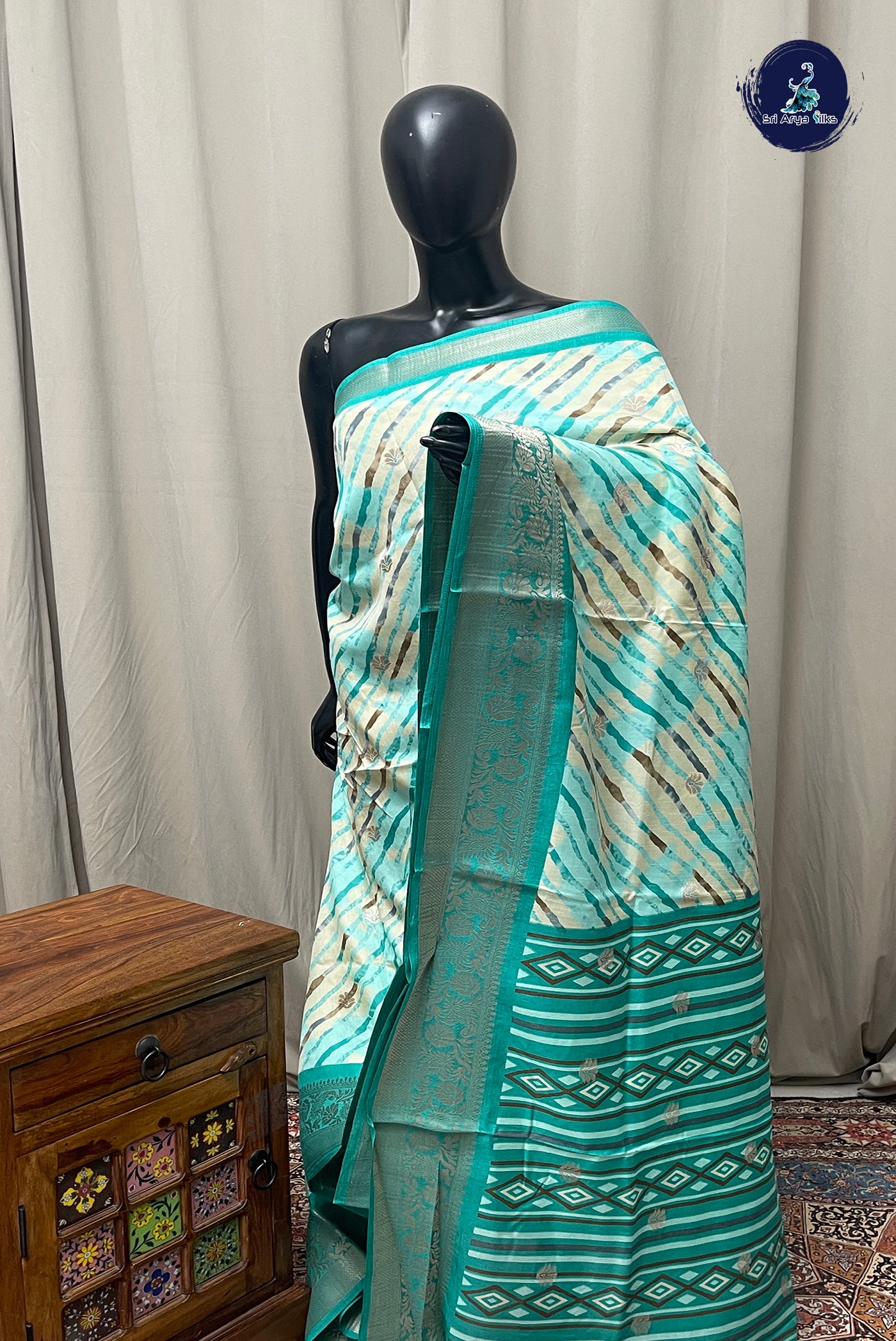 Off White Semi Crepe Silk Saree With Printed Pattern