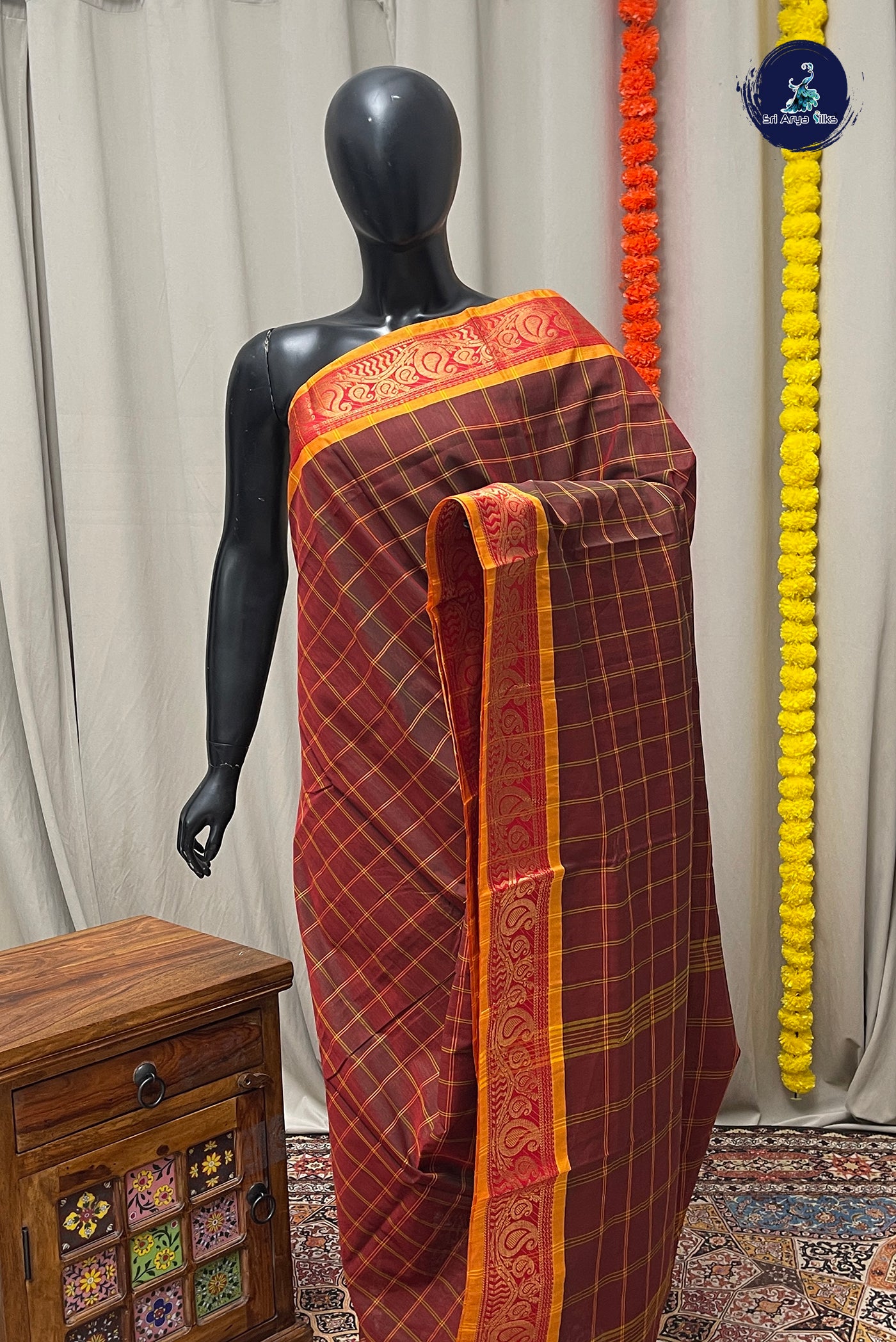 Dual Tone Brown Chettinad Cotton Saree With Checked Pattern