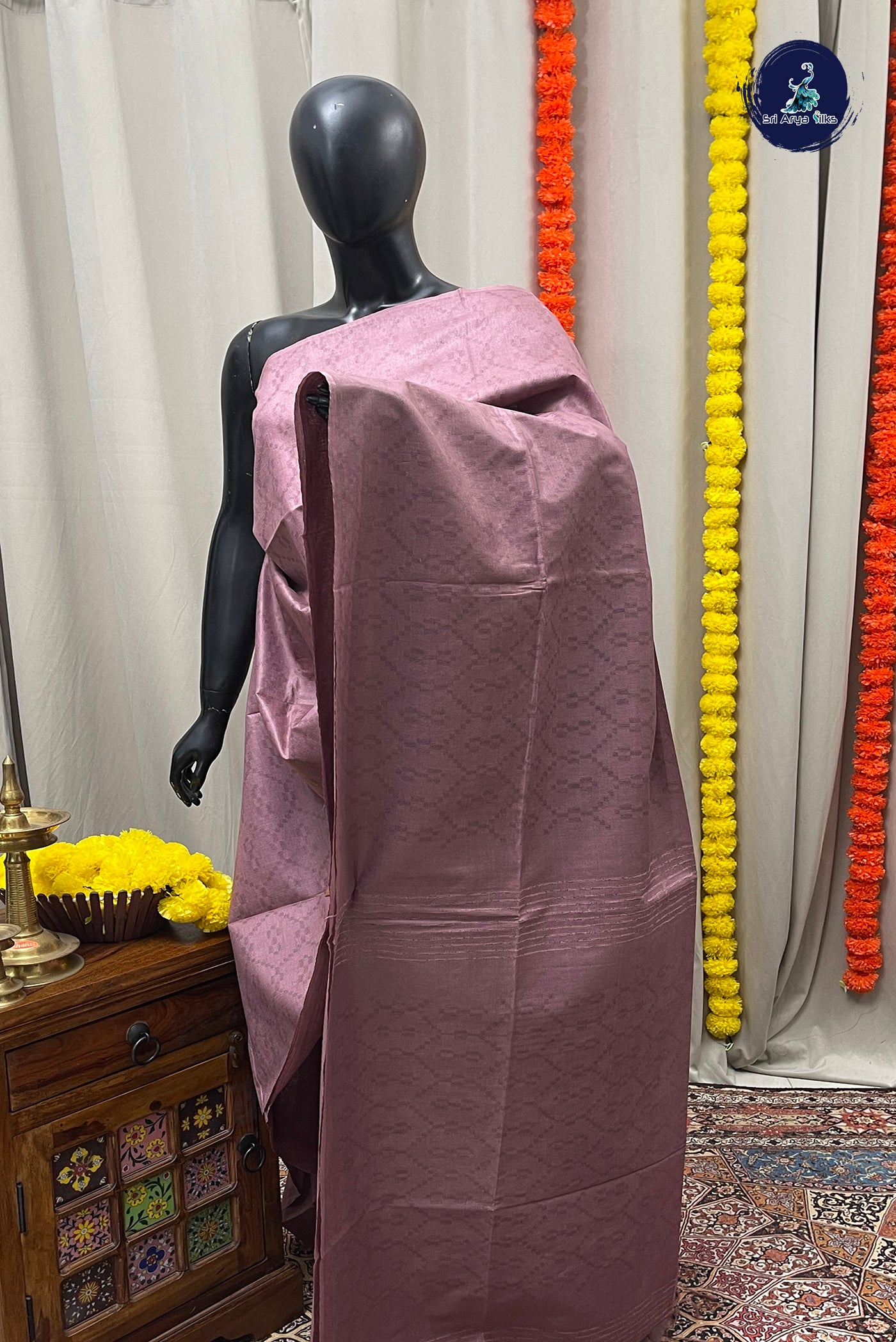 Onion Pink Baswada Saree With Embossed Pattern