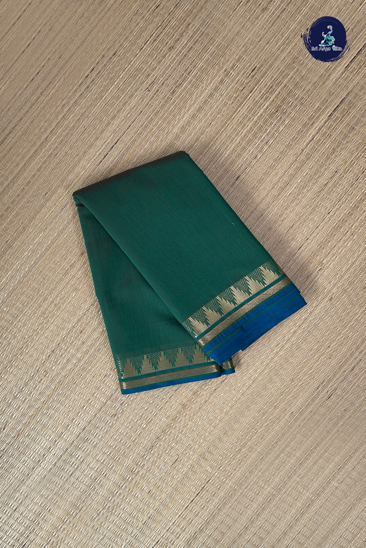 Manthulir Budget Semi Silk Cotton Saree With Plain Pattern