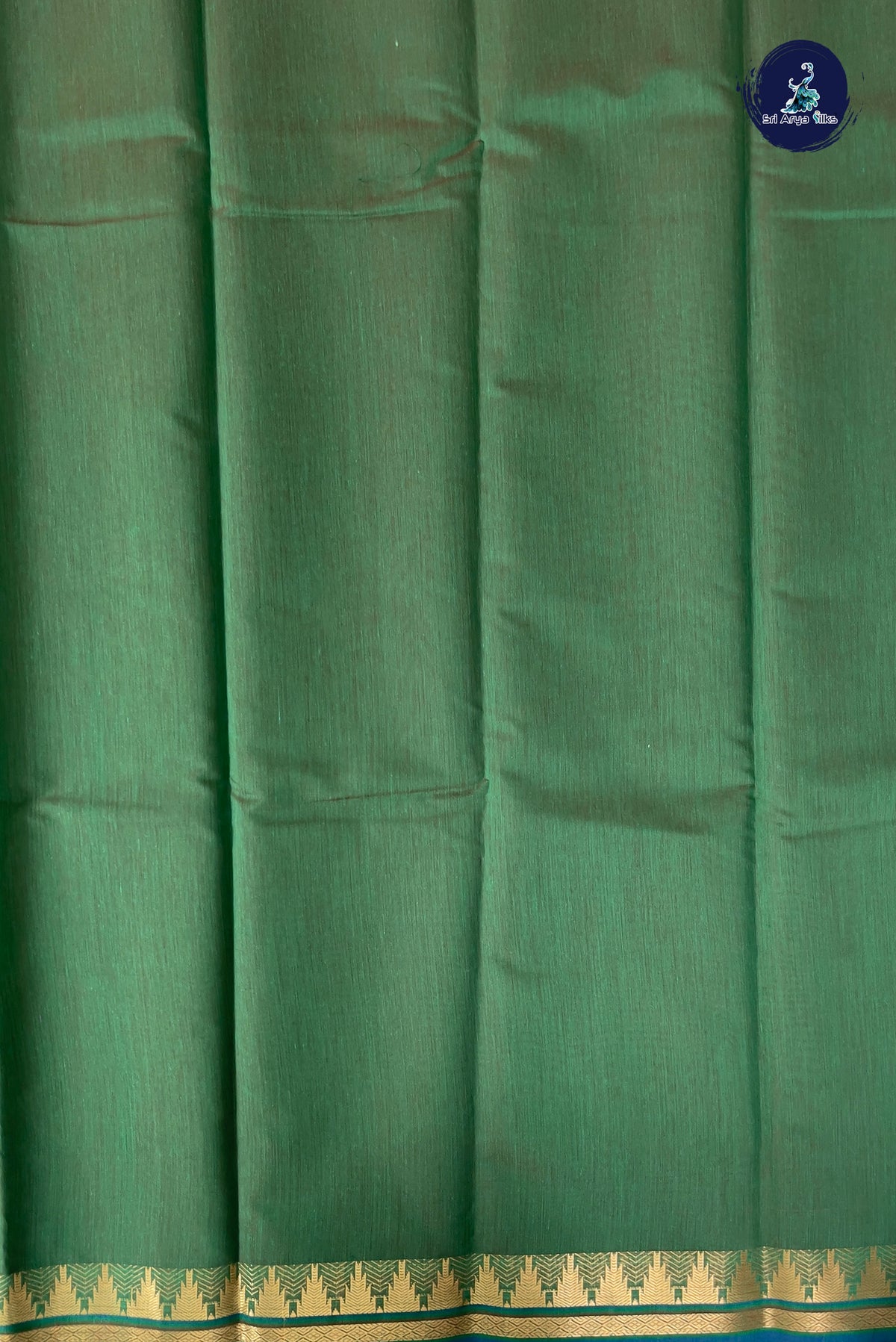 Manthulir Budget Semi Silk Cotton Saree With Plain Pattern