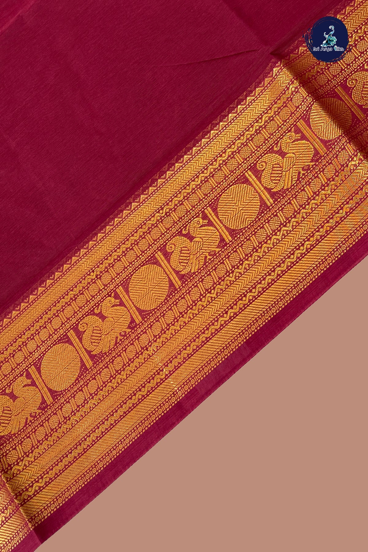 Arakku Kanchi Cotton Saree With Plain Pattern
