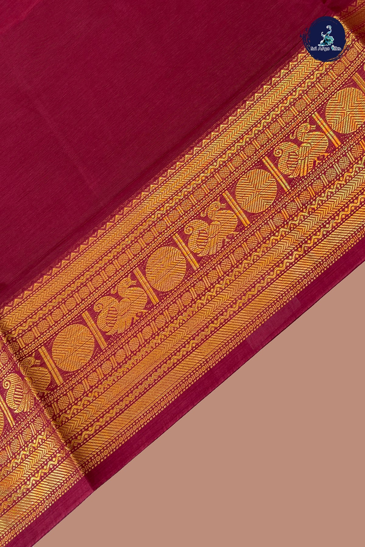 Arakku Kanchi Cotton Saree With Plain Pattern