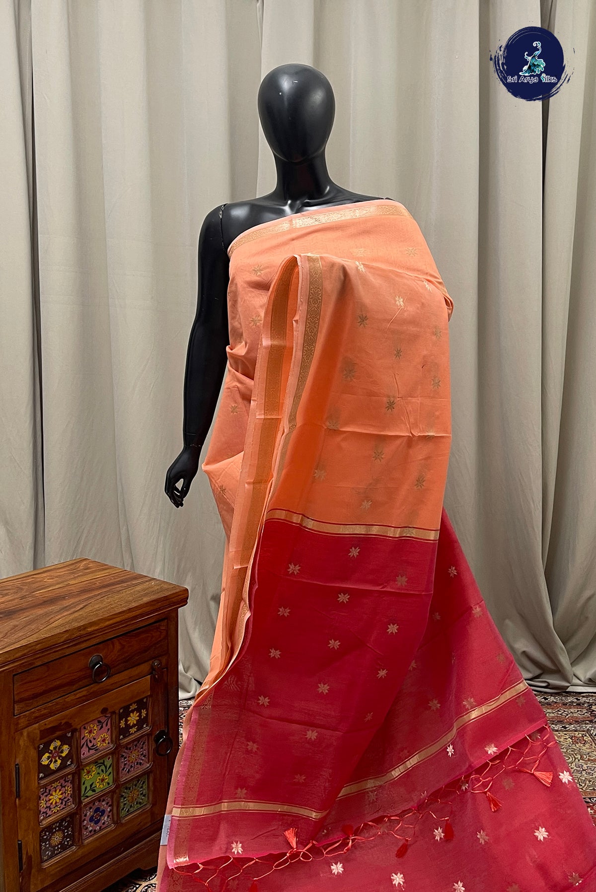 Peach Maheswari Silk Cotton Sarees With Zari Buttas Pattern