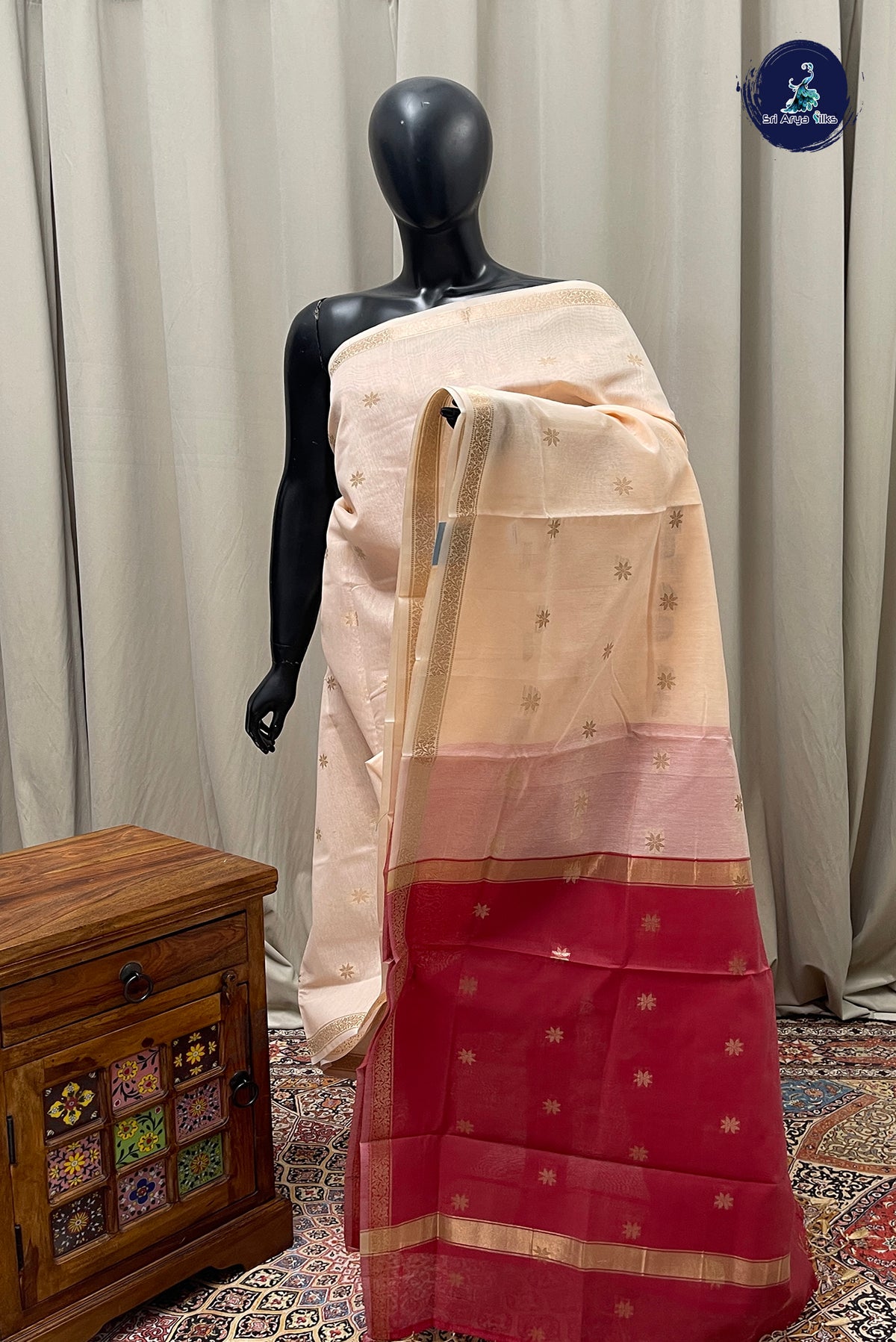 Off White Maheswari Silk Cotton Sarees With Zari Buttas Pattern