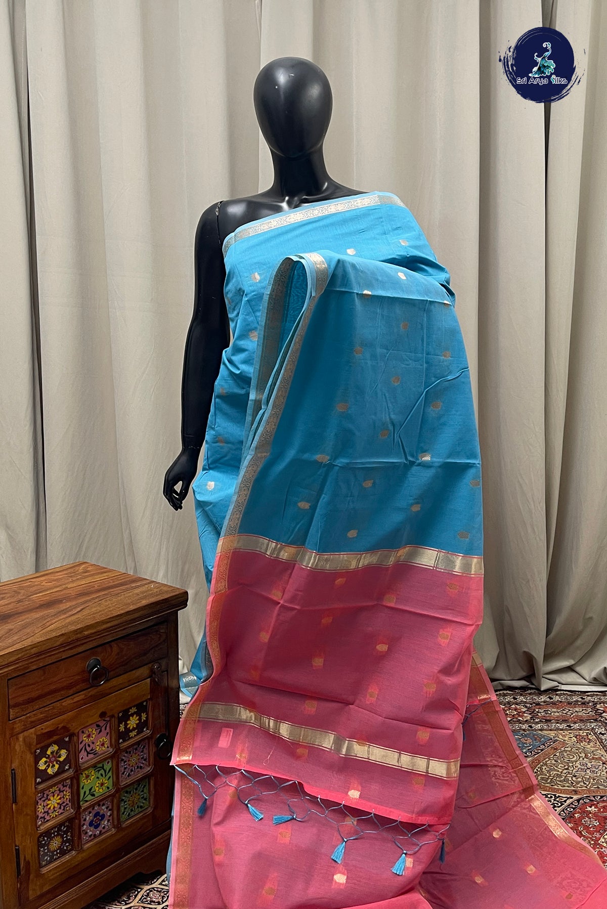Light Blue Maheswari Silk Cotton Sarees With Zari Buttas Pattern