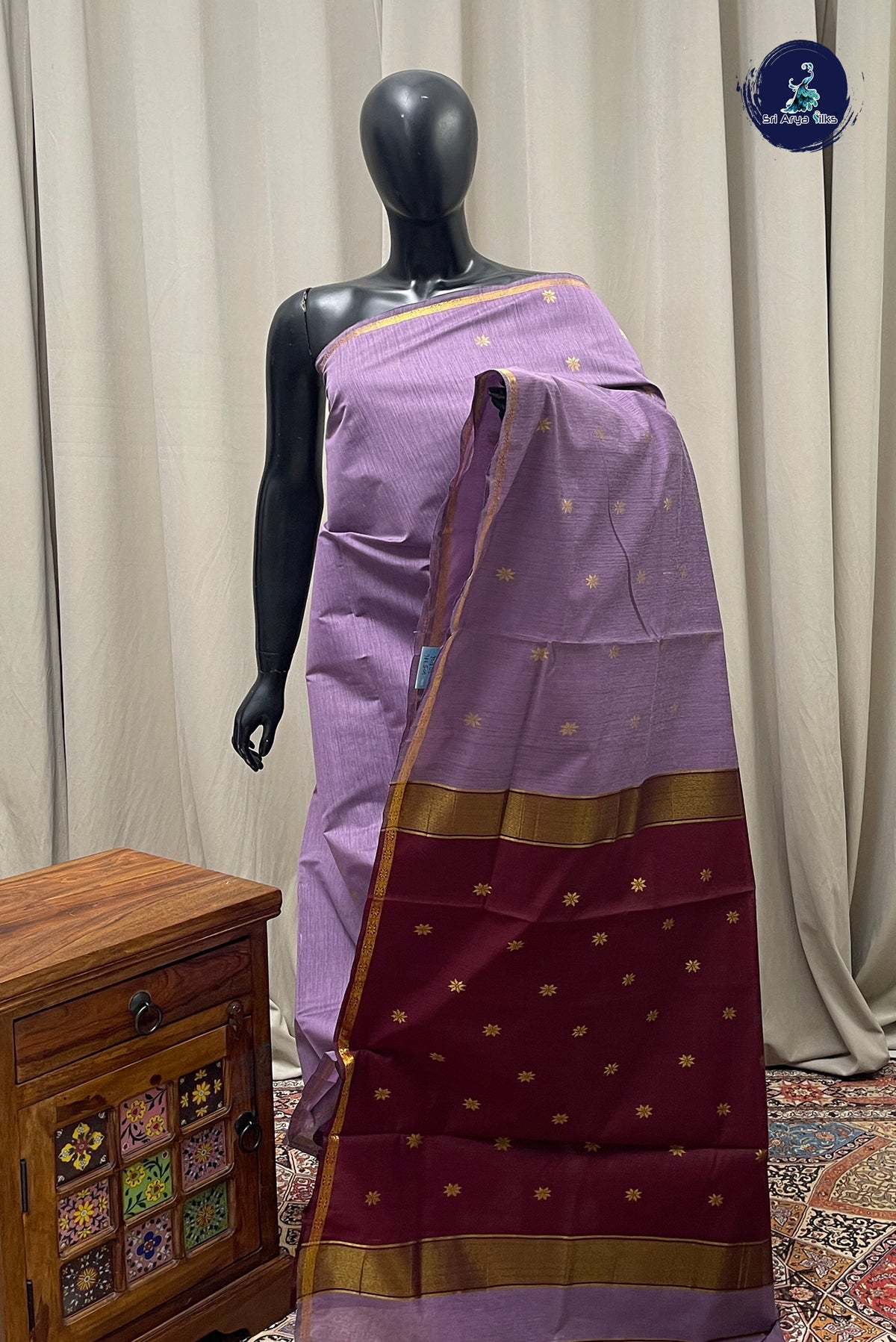 Lavender Maheswari Silk Cotton Saree With Zari Buttas Pattern