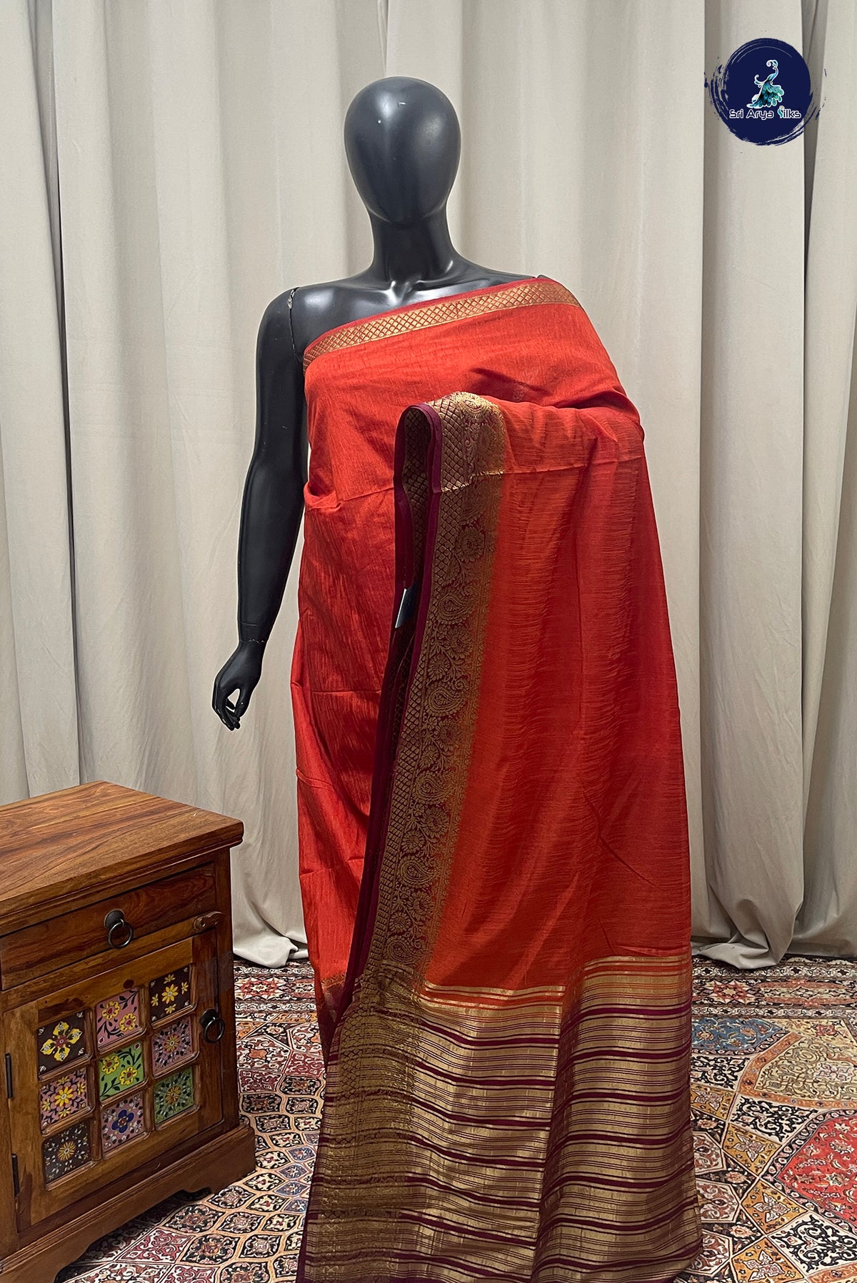 Rust Raw Silk Saree With Plain Pattern