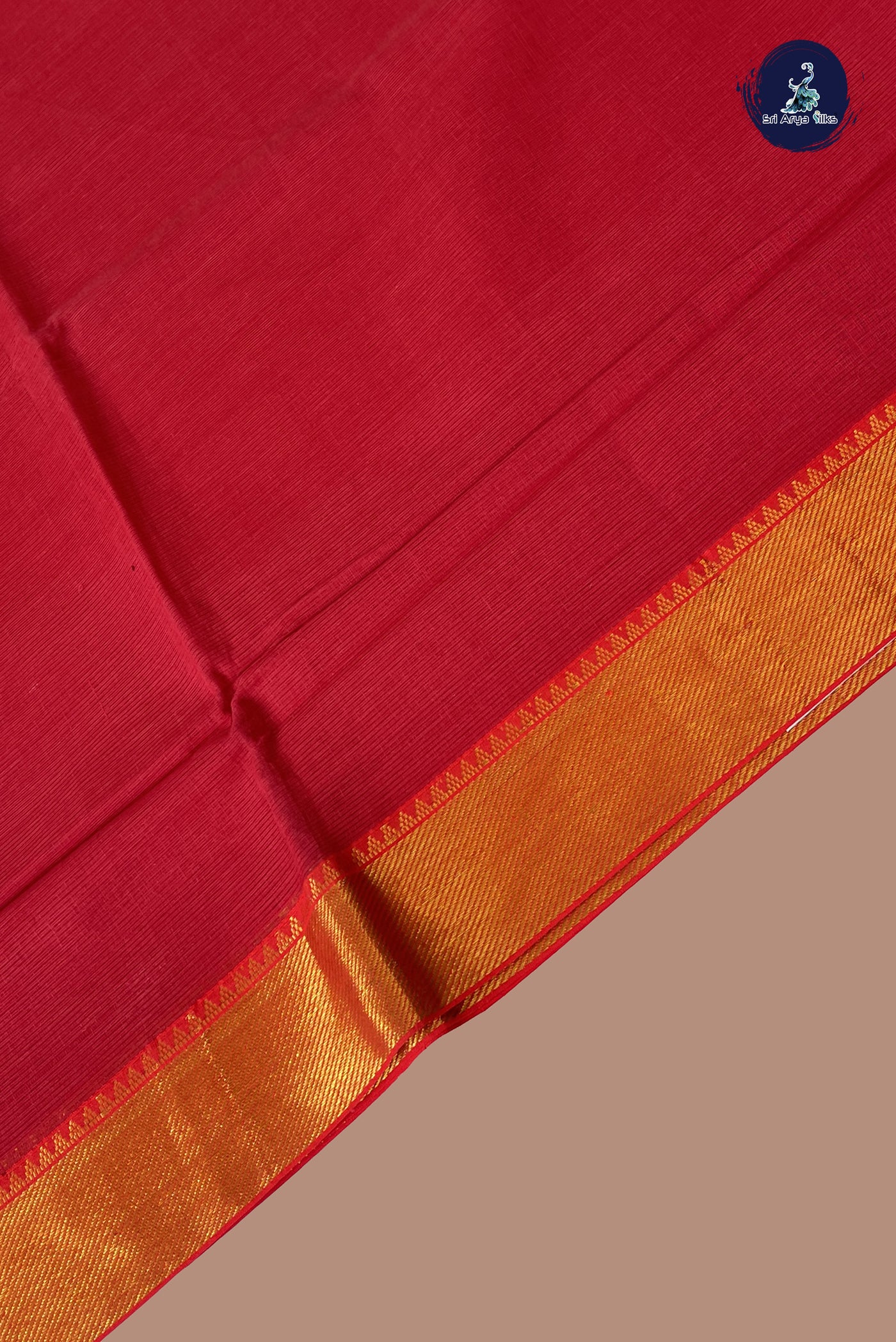 Red Cotton Saree With Plain Pattern