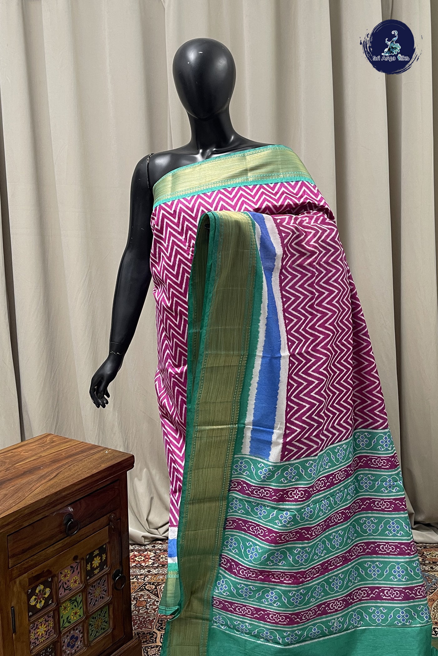 Pink Casual Saree With Ikat Pattern