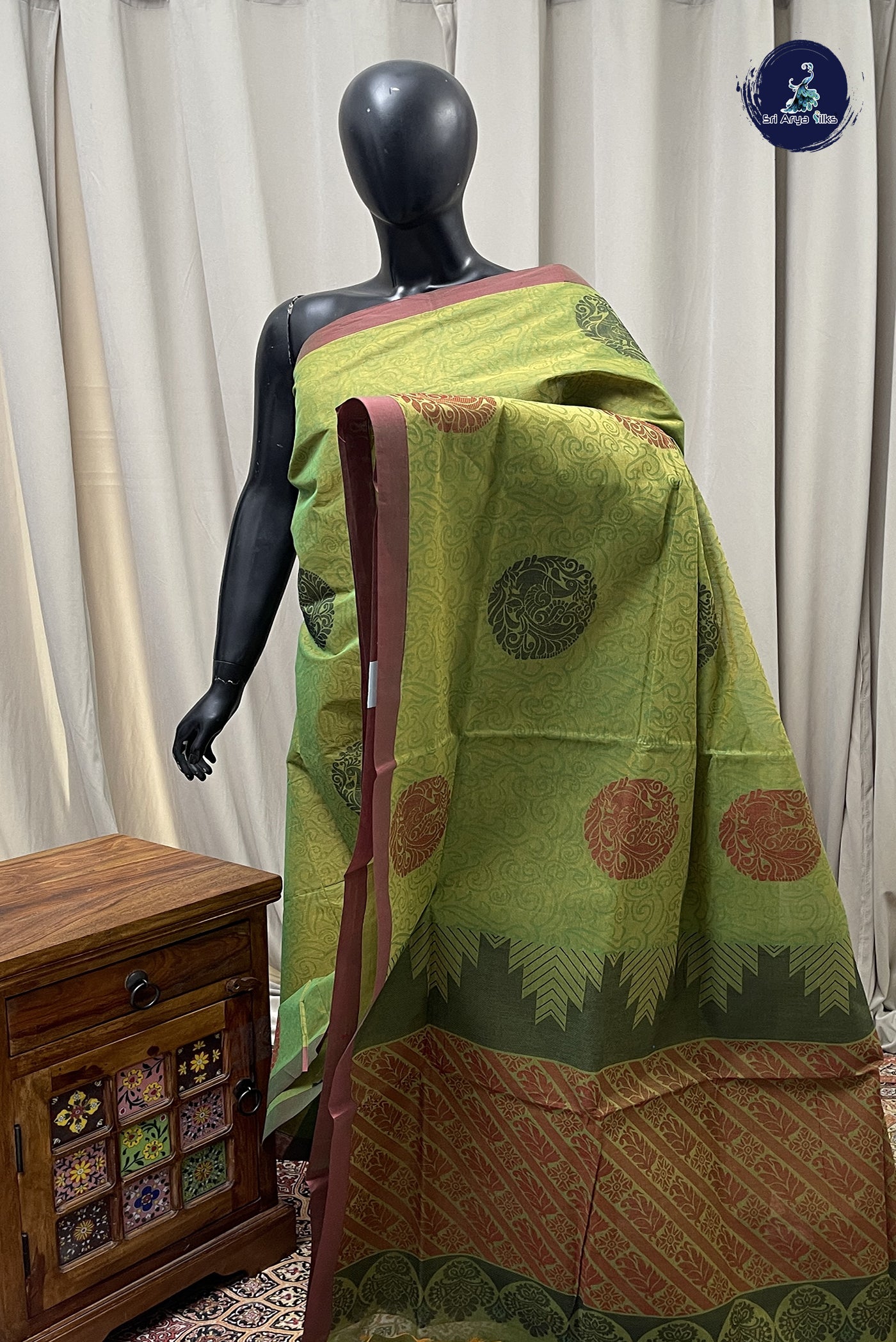 Green Cotton Saree With Embossed Pattern