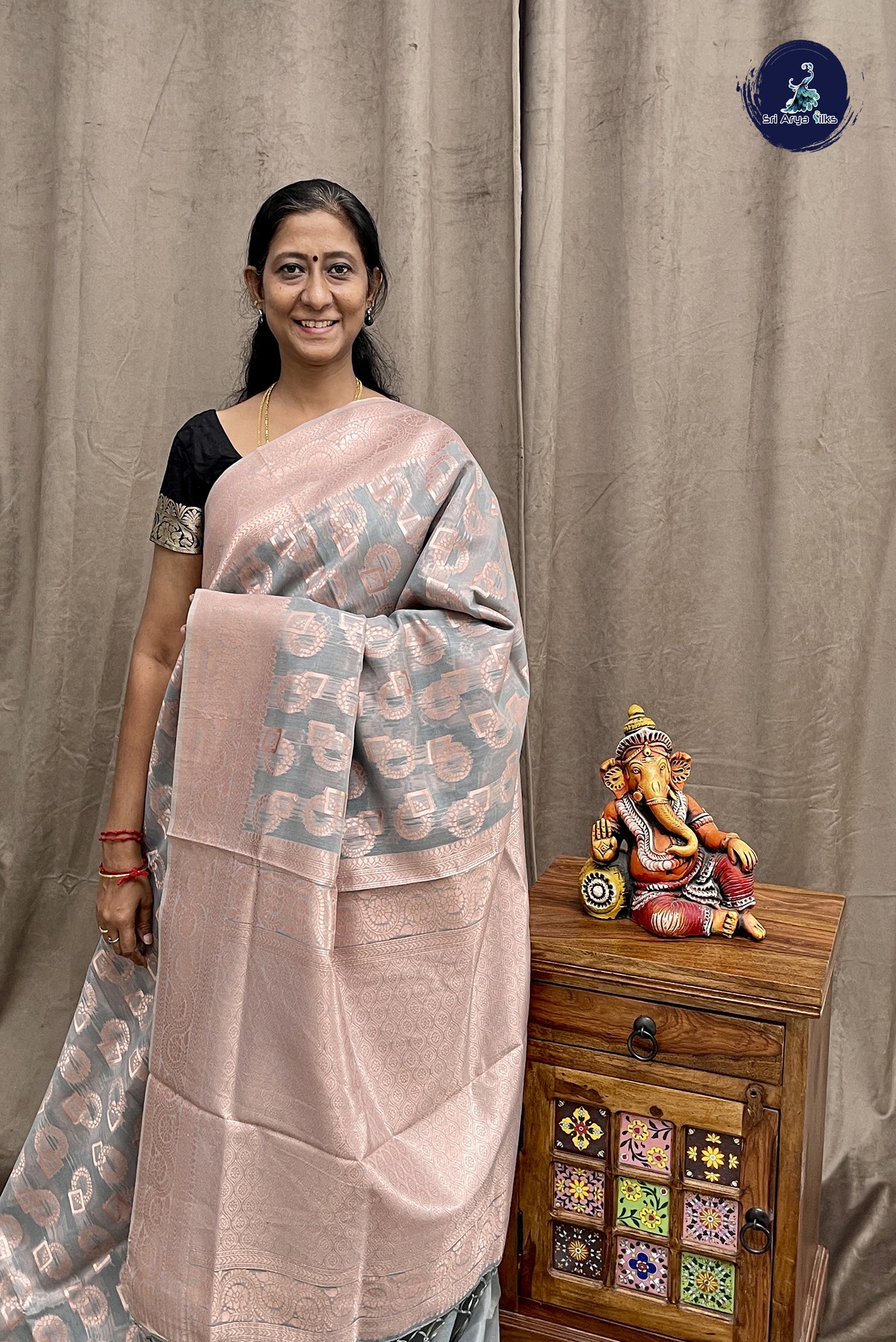 Grey Art Silk Saree With Jamdani Work Pattern