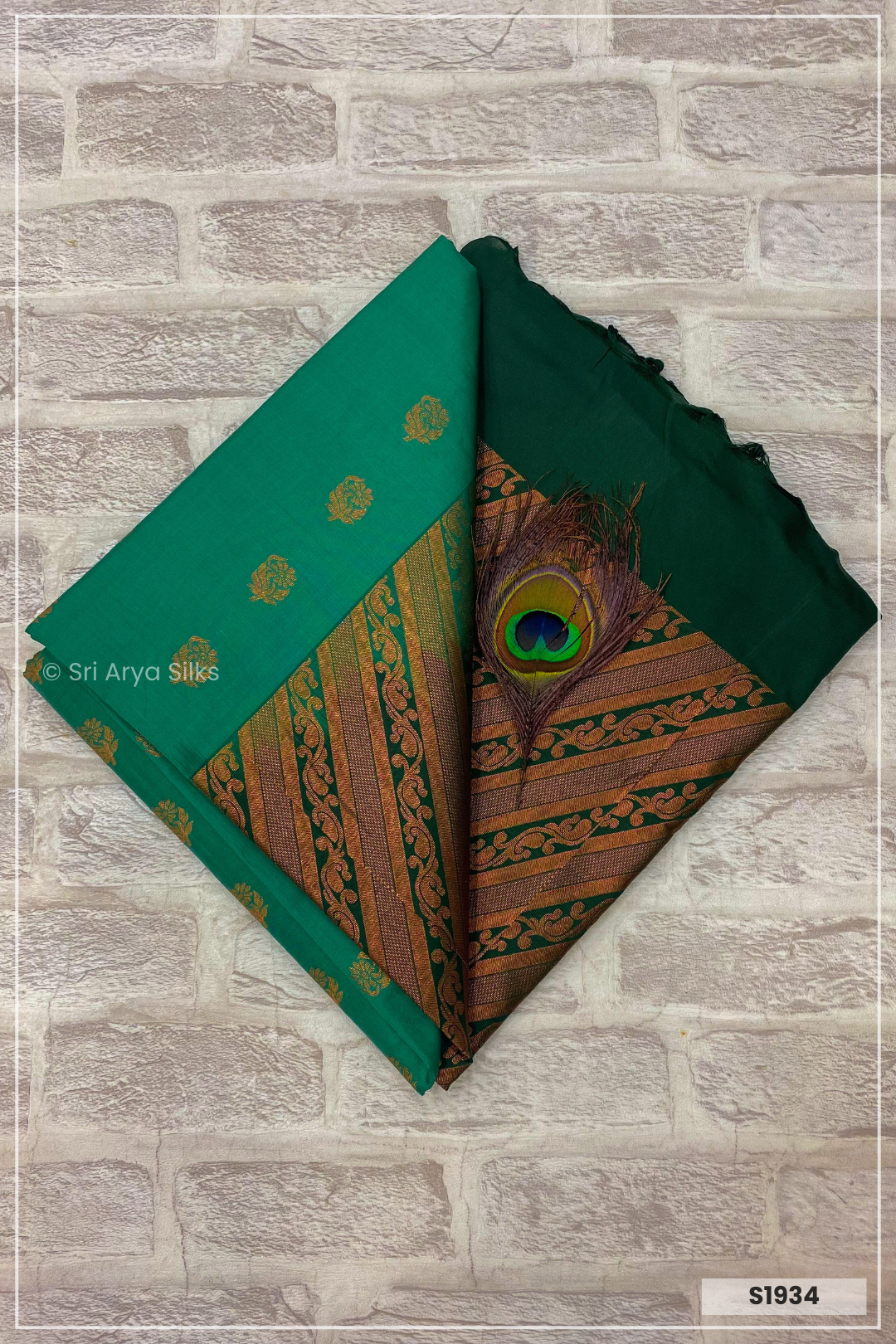 Teal and Bottle Green Kanchivaram Semi Soft Silk Saree.