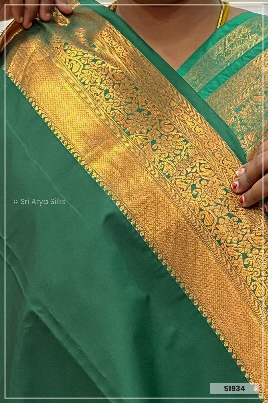 Teal and Bottle Green Kanchivaram Semi Soft Silk Saree.