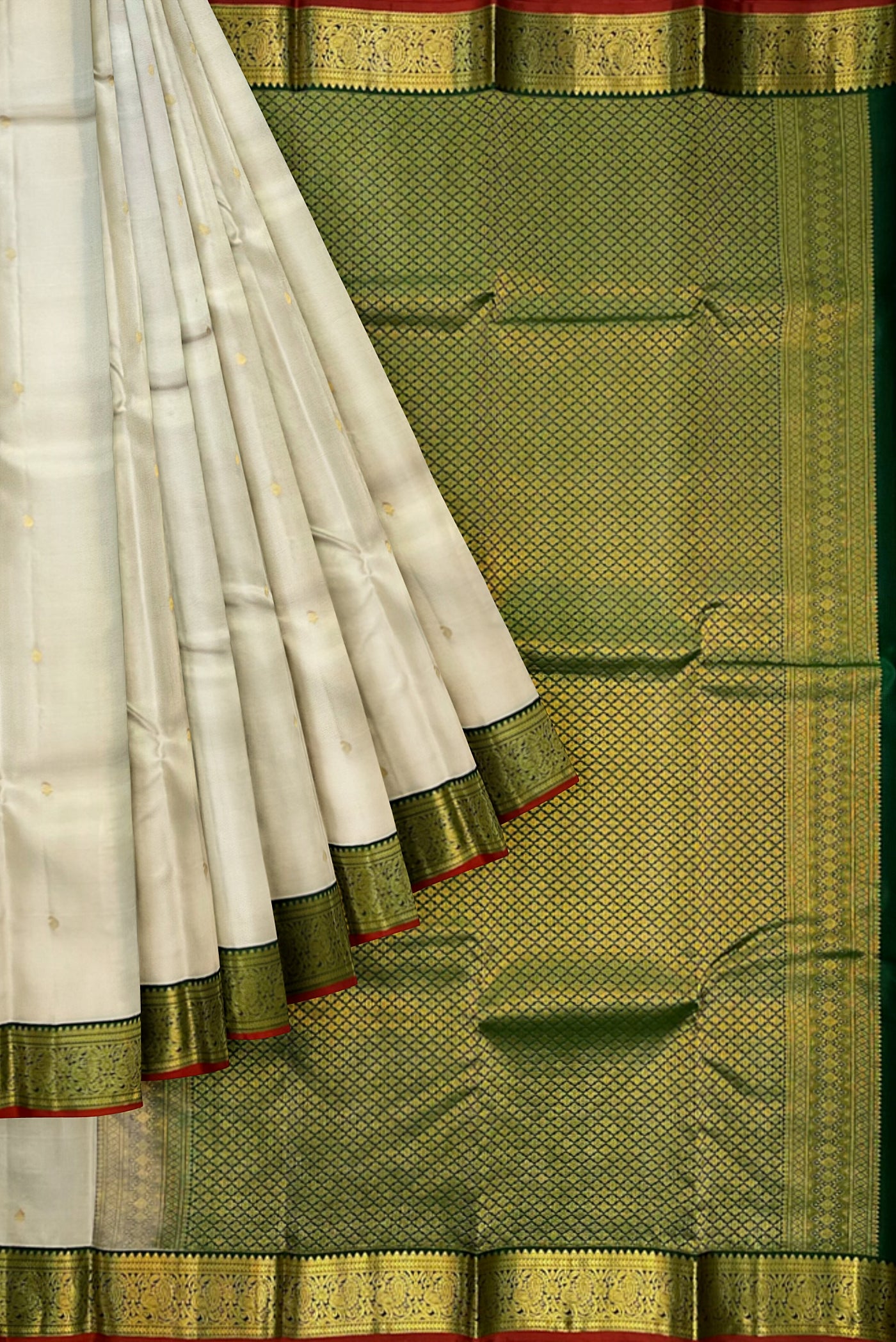 Off White Korvai Contrast Silk Saree With Buttas Pattern
