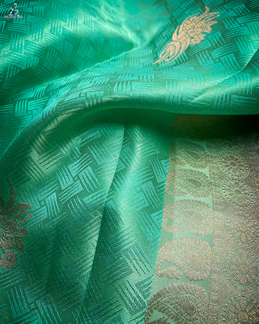 Dark Pista Green and Light Greyish Green Pure Kanchipuram Silk Saree