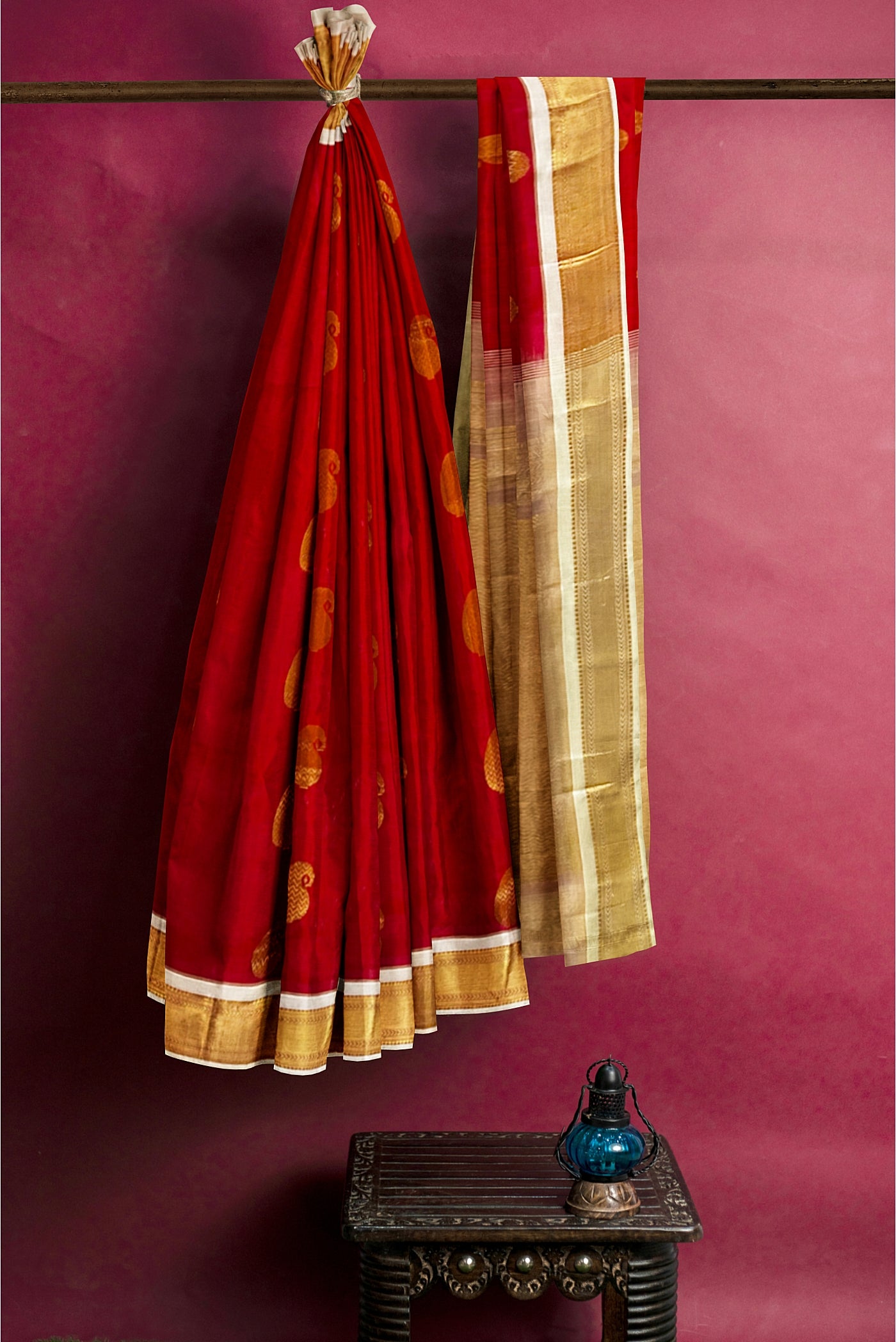 Bright Red Silk Cotton Saree With Zari Buttas Pattern