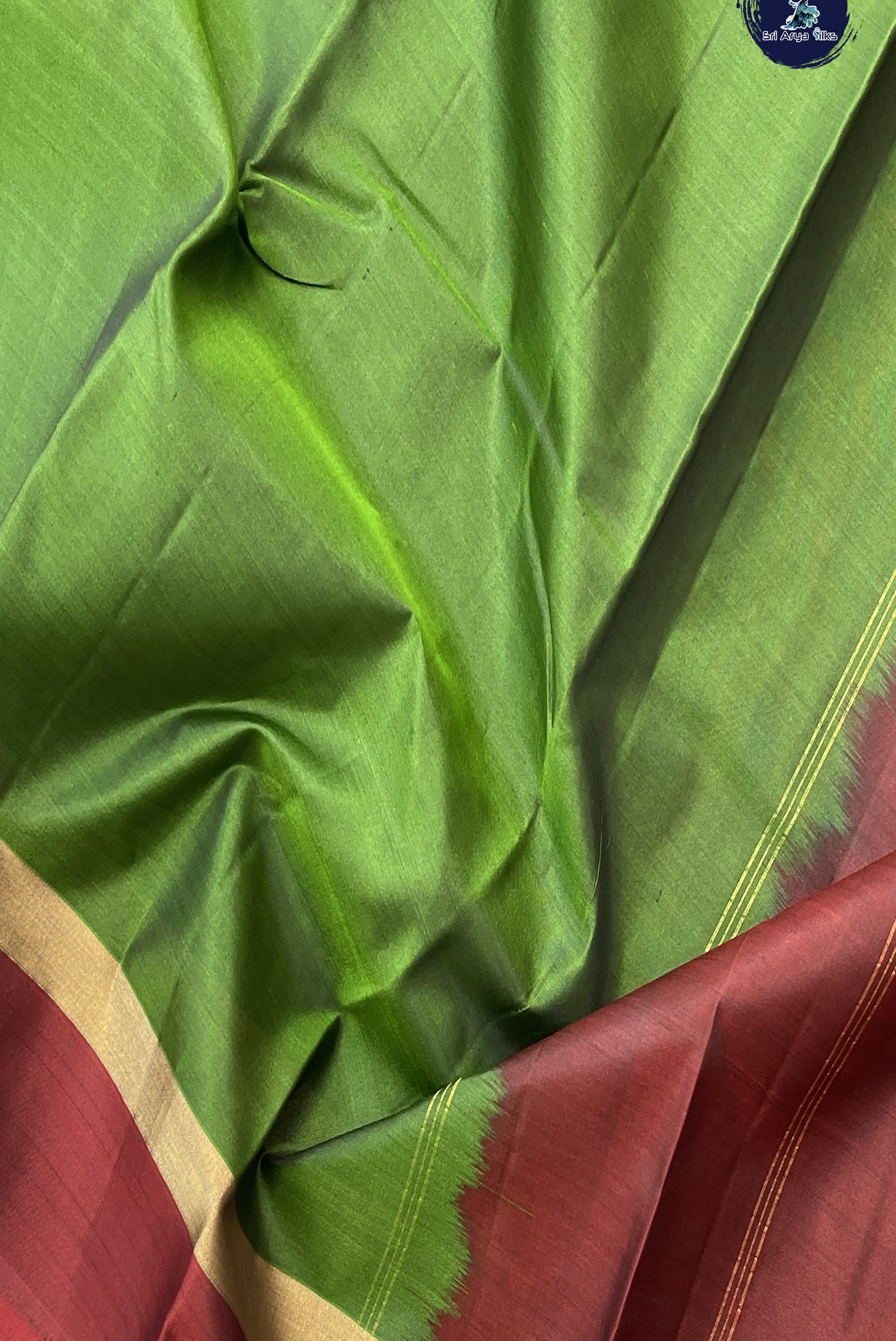Mehendi Green Light Weight Silk Saree With Plain Pattern