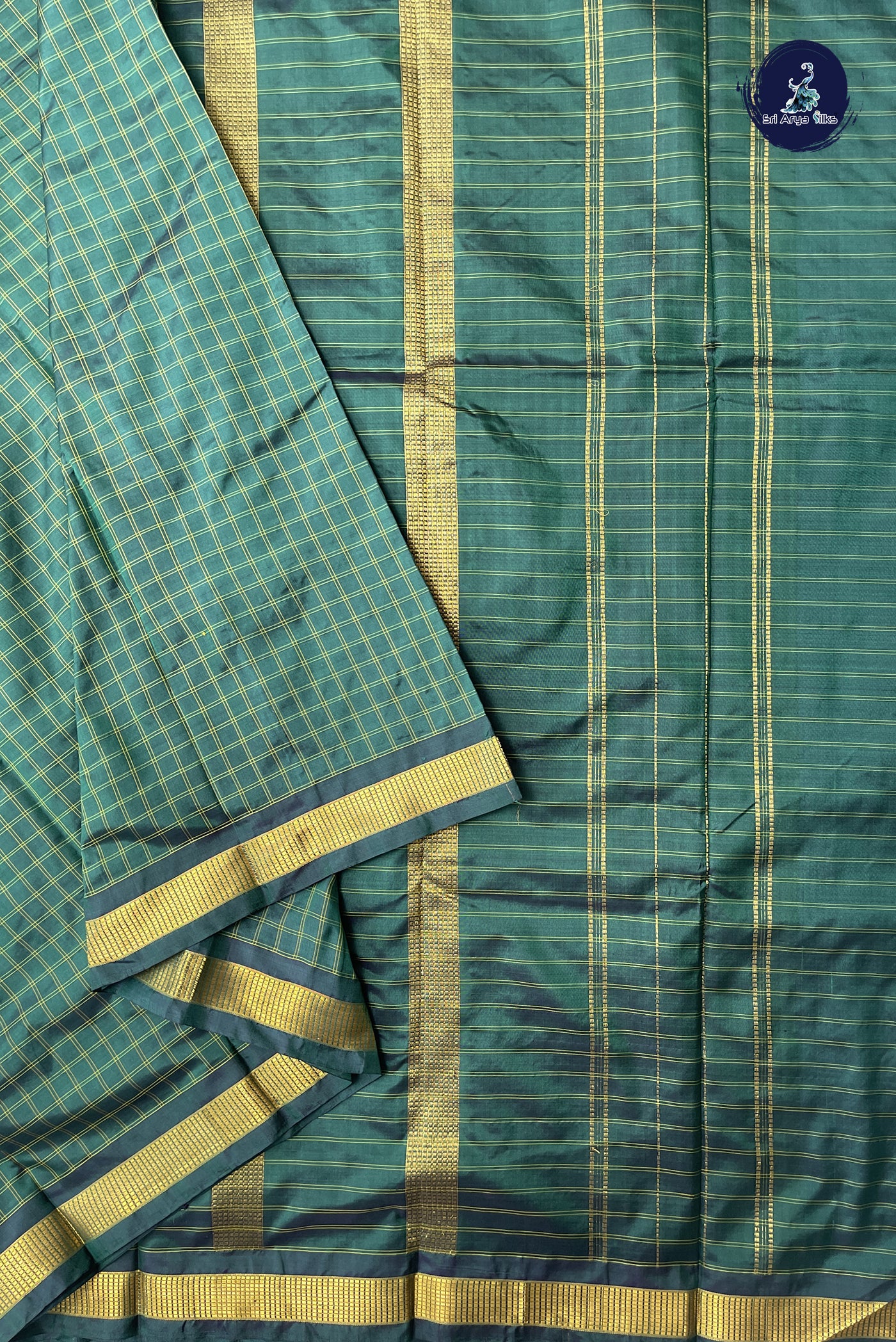 Dual Tone Green Silk Saree With Vaazhapoo Design Pattern