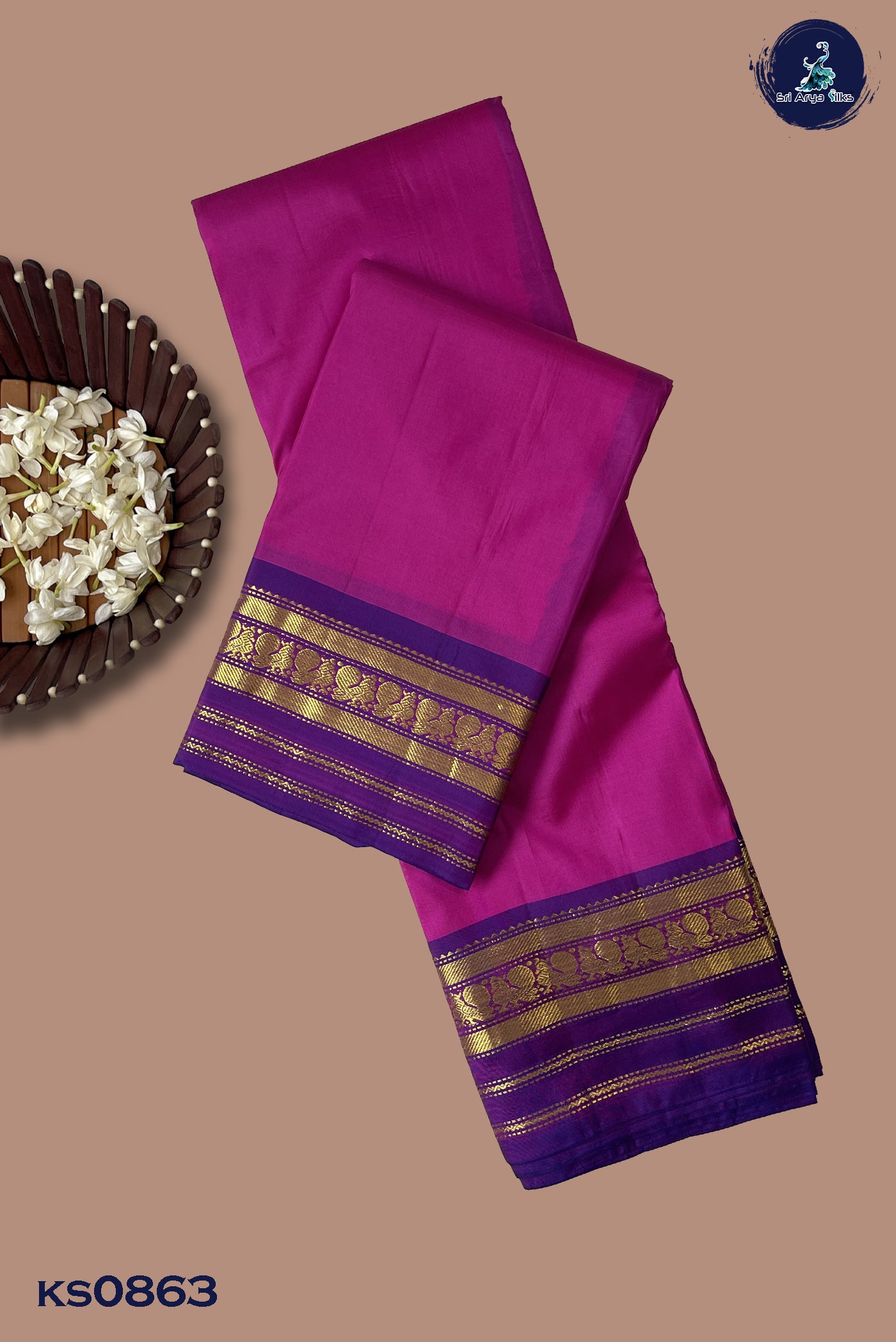 Magenta Light Weight Silk Saree With Plain Pattern