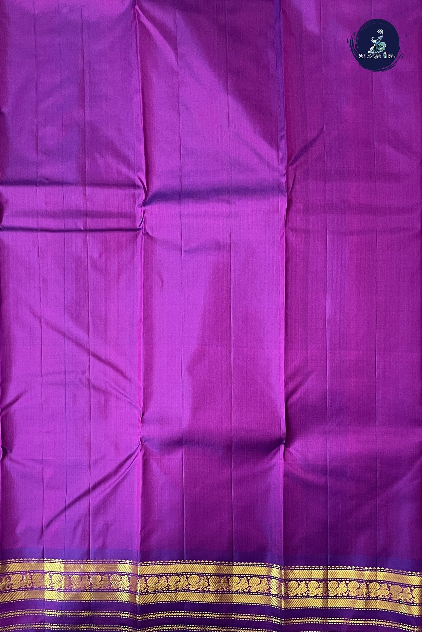 Magenta Light Weight Silk Saree With Plain Pattern