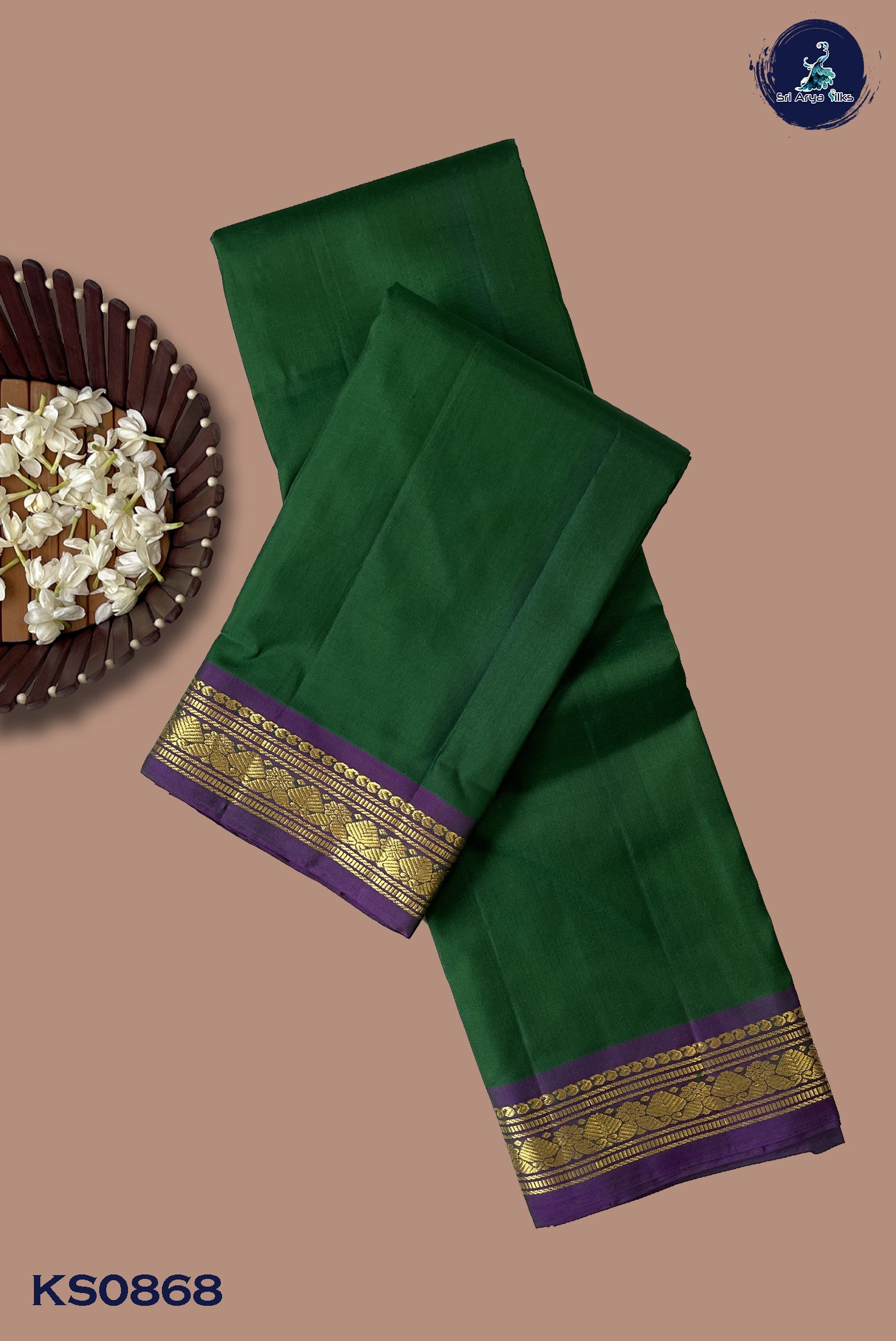 Dark Green Light Weight Silk Saree With Plain Pattern