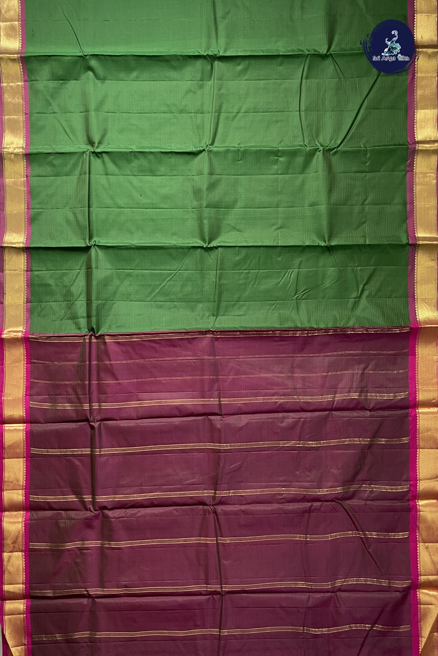 Dark Green Light Weight Silk Saree With Plain Pattern