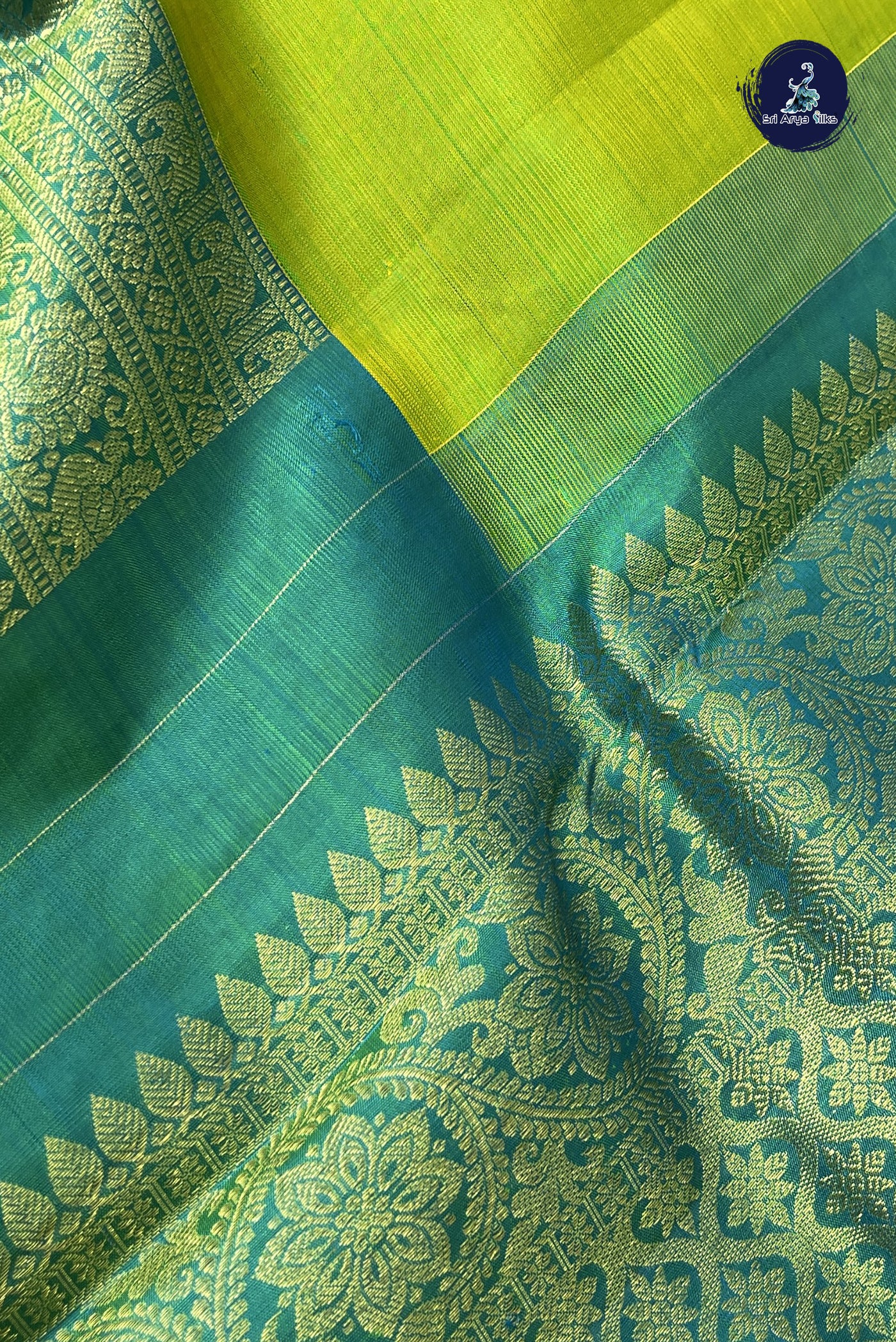 Dual Tone Green Half and Half Checked Silk Saree With Jacquard Pattern