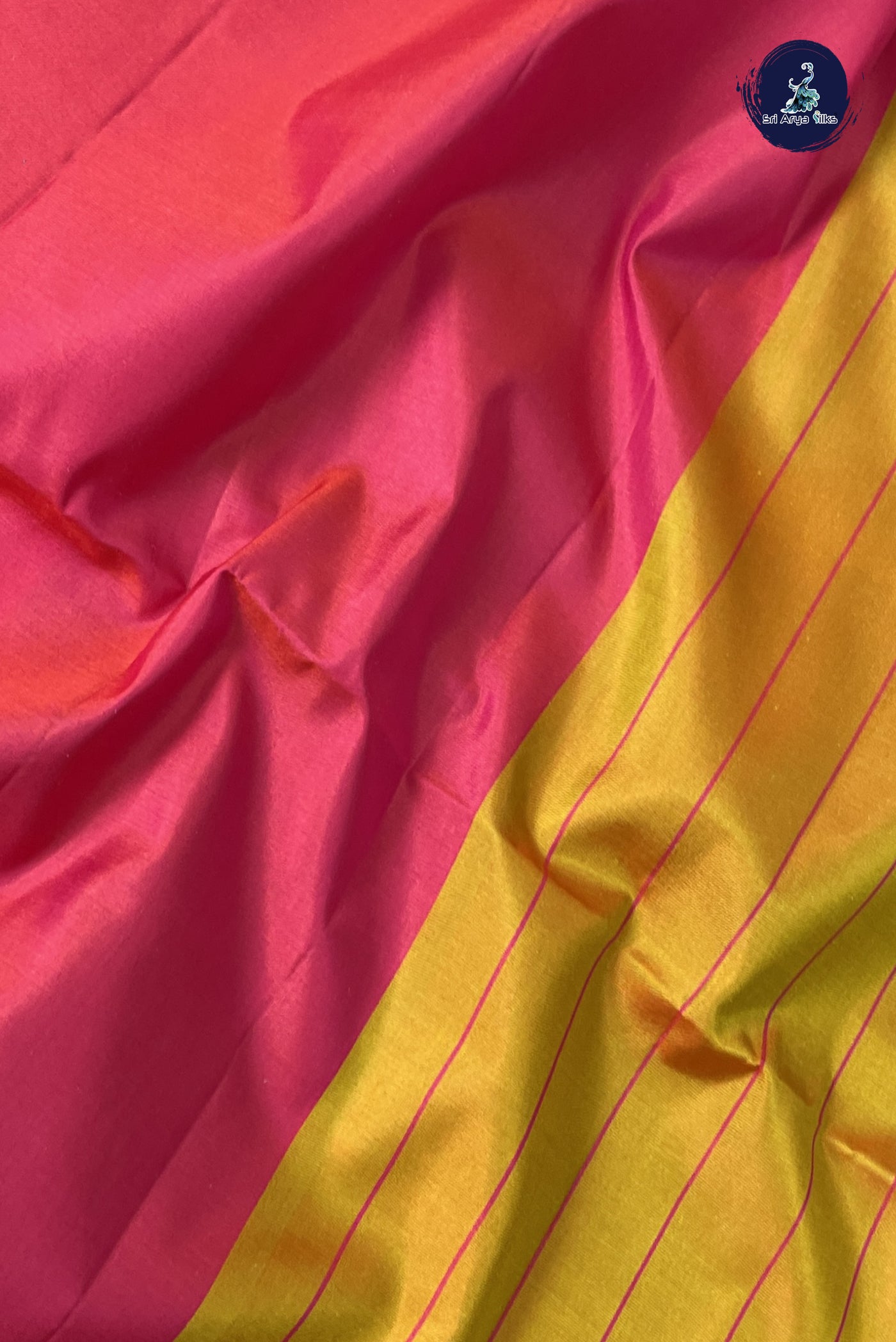 Dual Tone Pink Soft Silk Saree With Plain Pattern