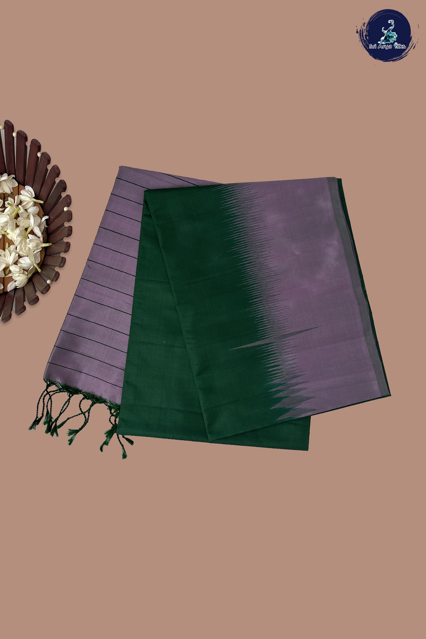 Bottle Green Soft Silk Saree With Plain Pattern