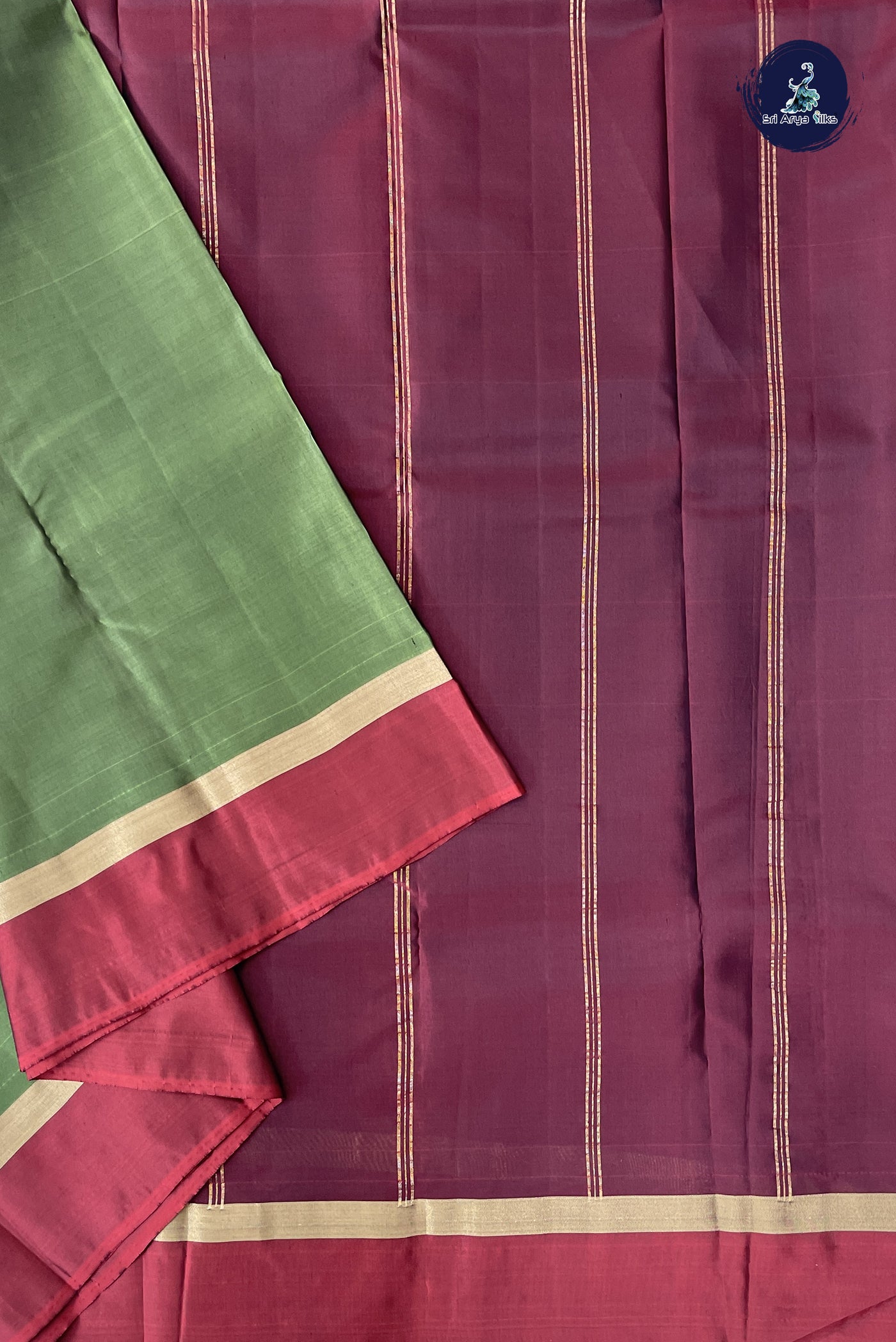 Green Light Weight Silk Saree With Plain Pattern