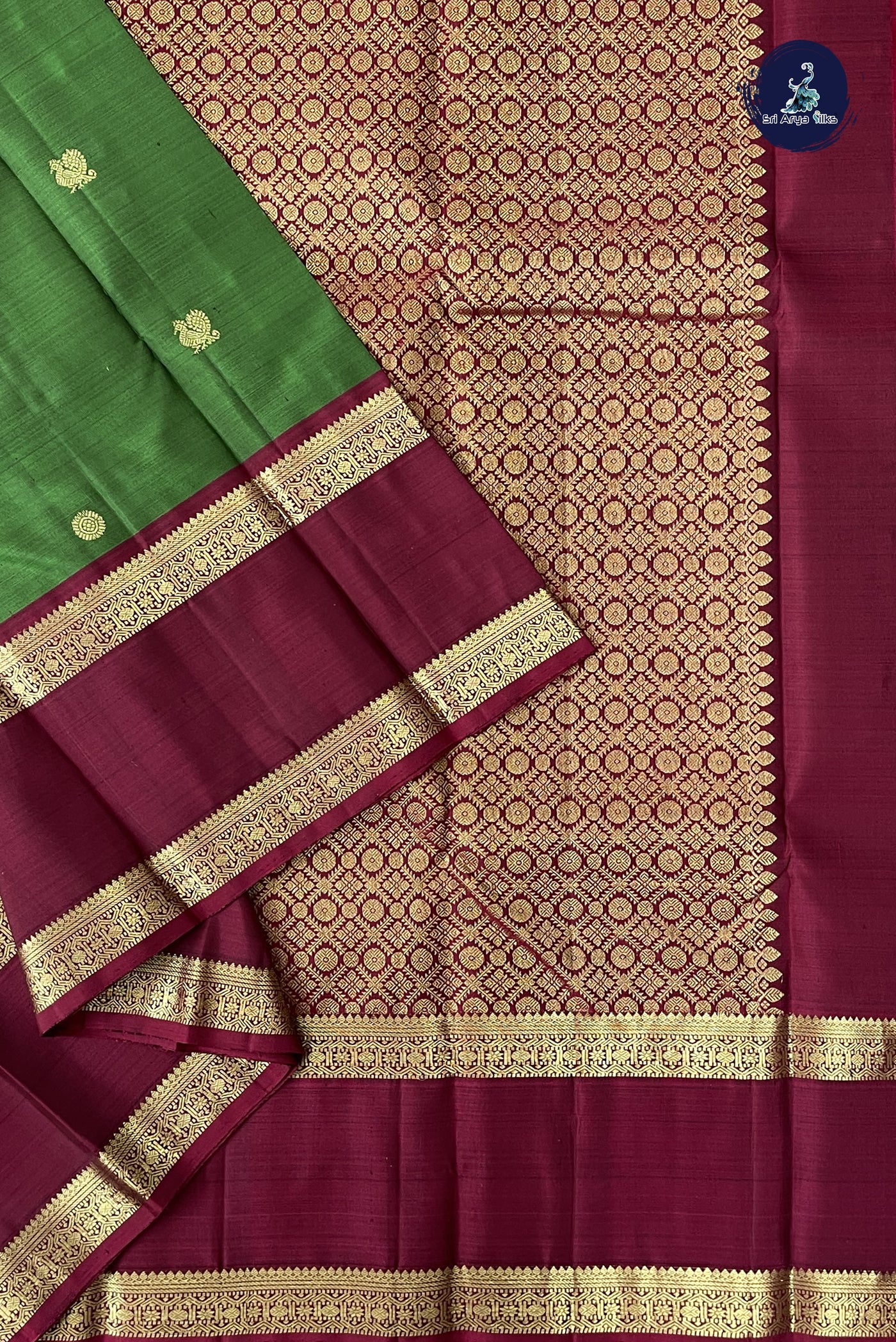 Green Korvai Contrast Silk Saree With Zari Buttas Pattern