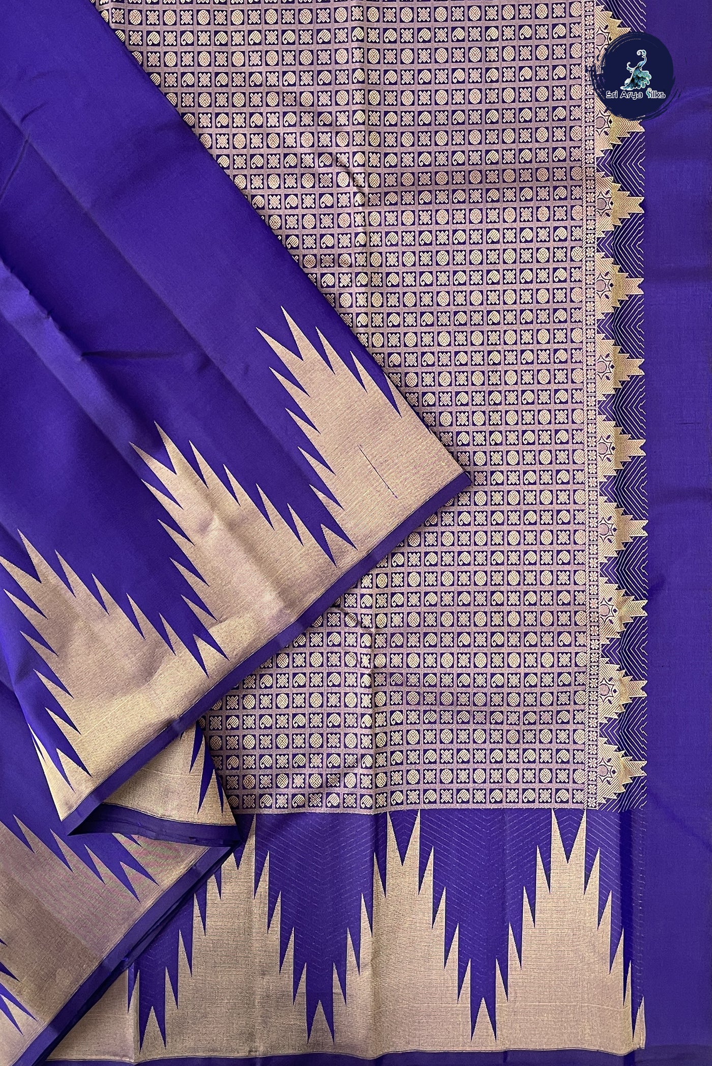 Dark Blue Traditional Silk Saree With Plain Pattern